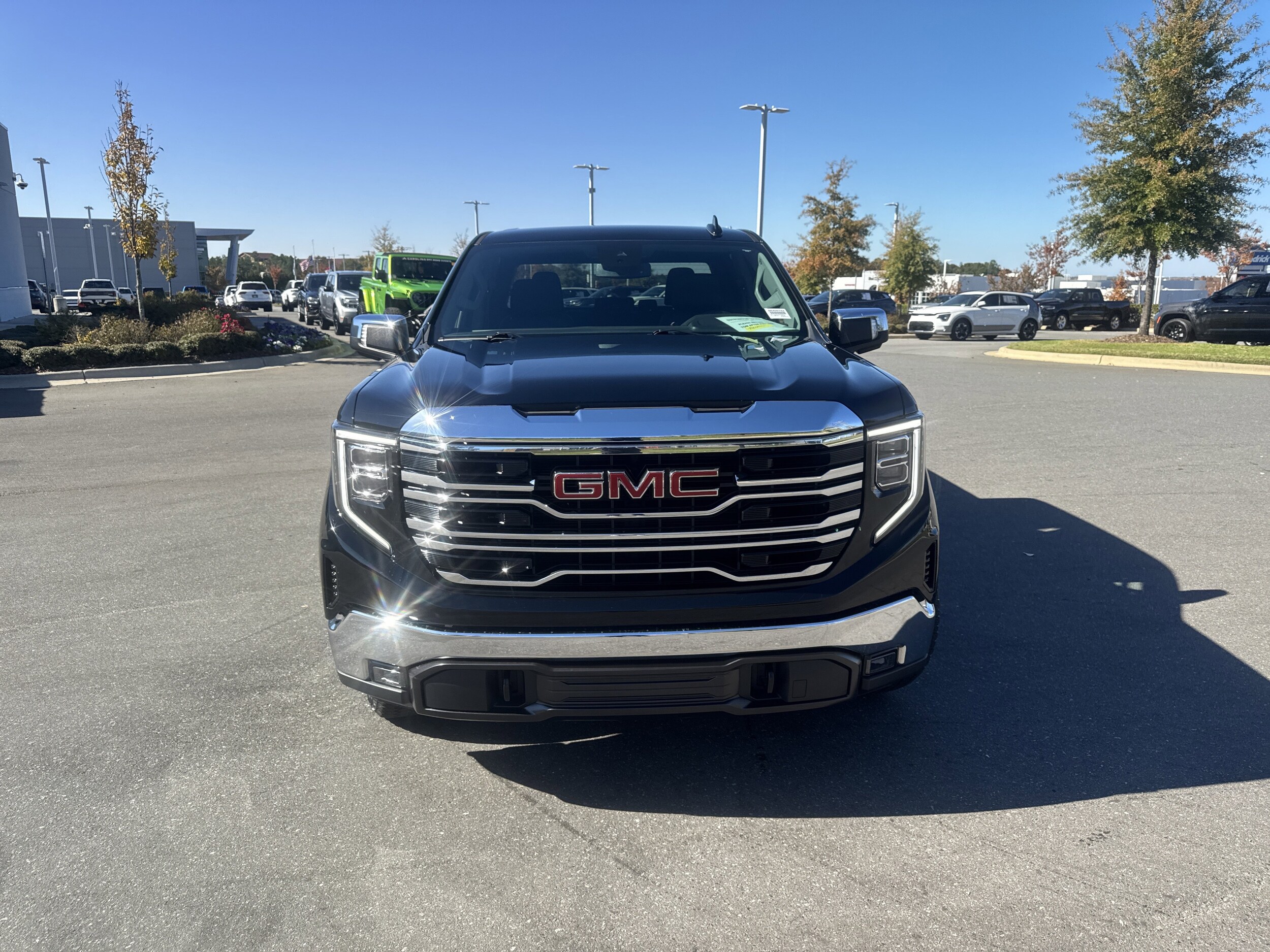 2022 Gmc Sierra 1500 SLT photo 2