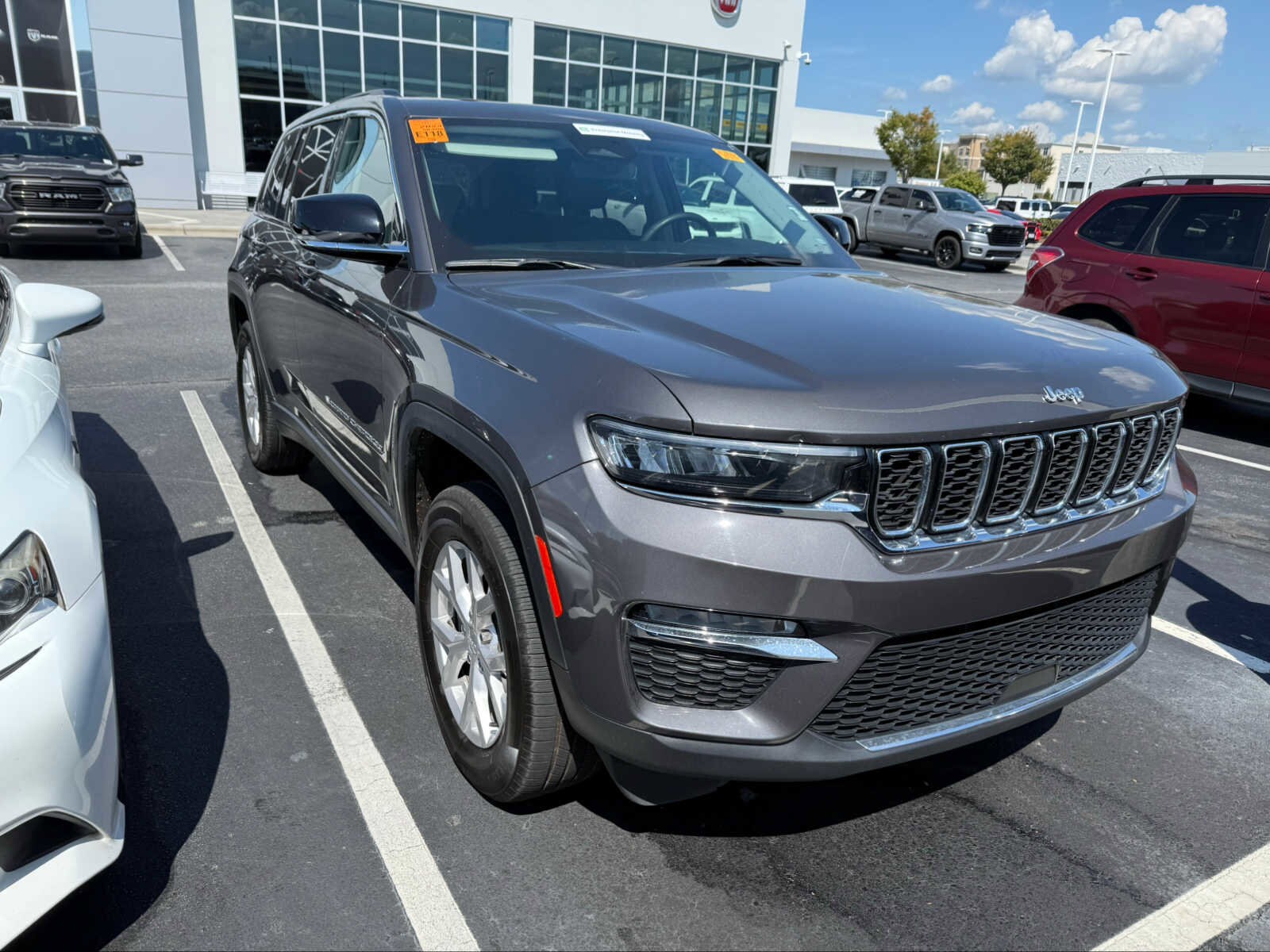 2024 Jeep Grand Cherokee Limited photo 2