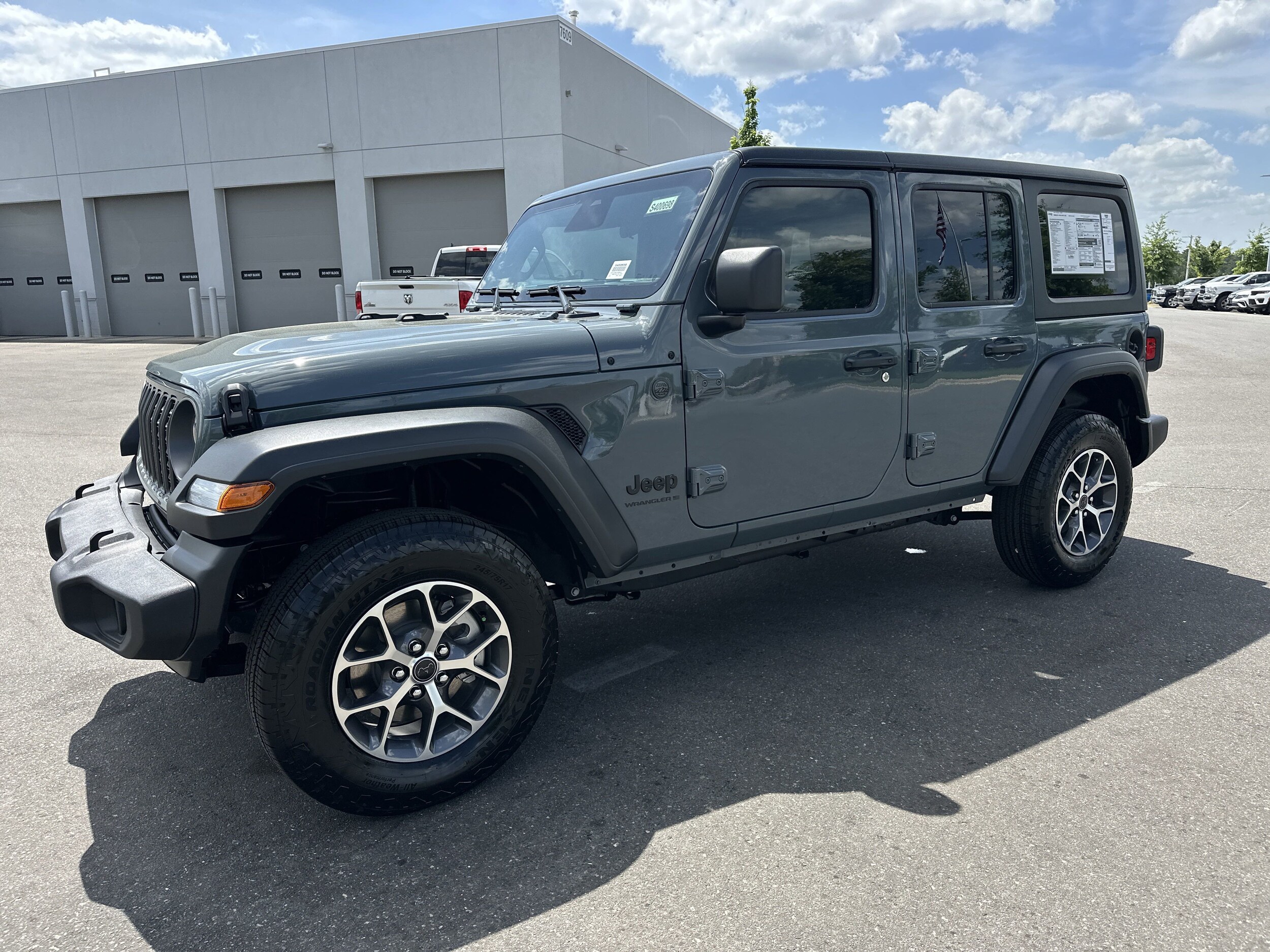 2025 Jeep Wrangler Sport S photo 4