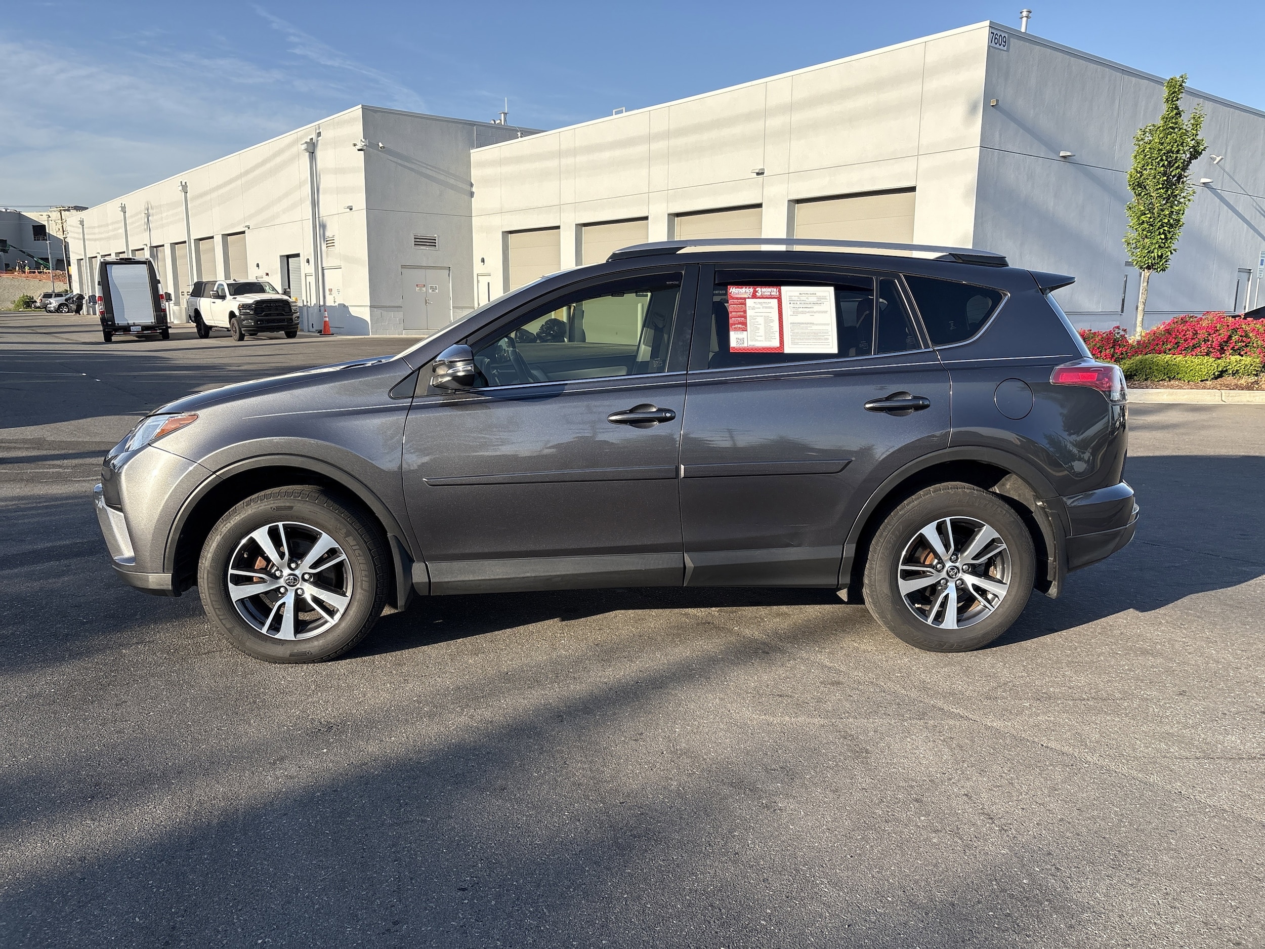 2017 Toyota RAV4 XLE photo 5