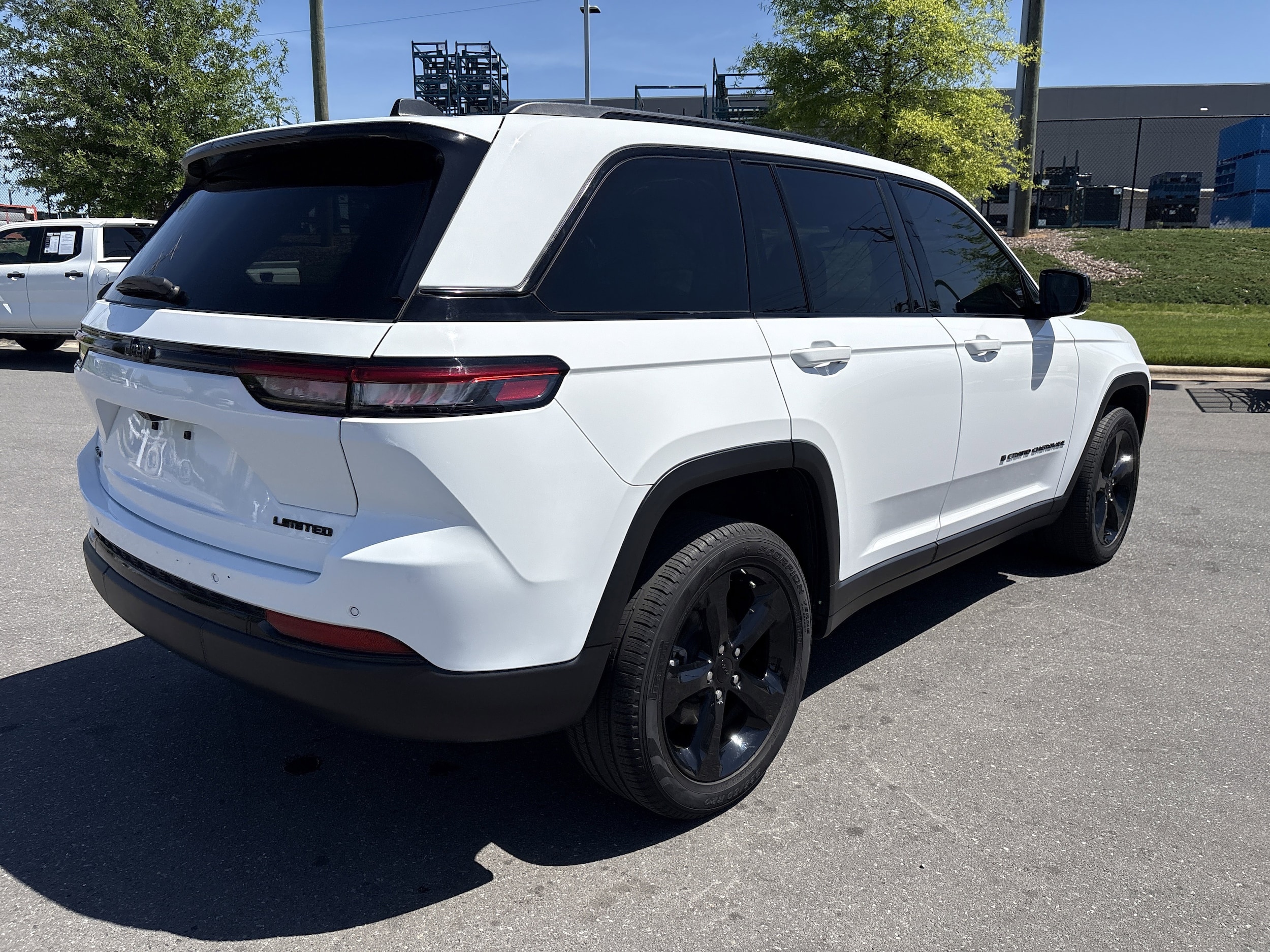 2024 Jeep Grand Cherokee Limited photo 3