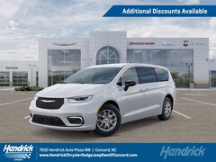 2026 Chrysler Pacifica Select Passenger Van