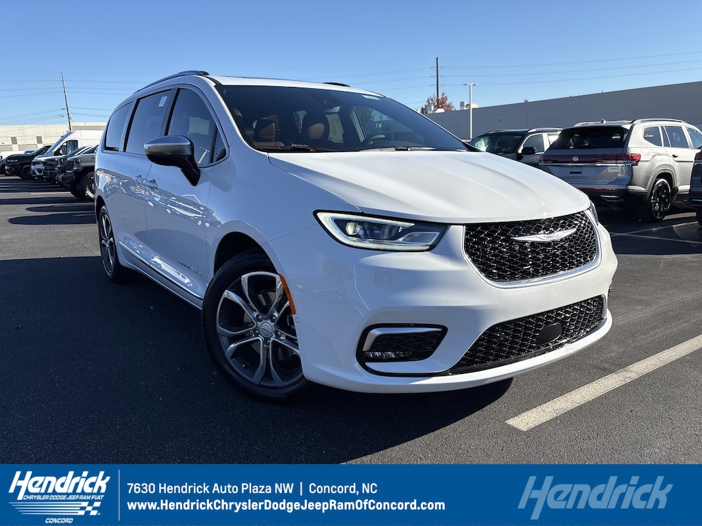 New 2026 Chrysler Pacifica Pinnacle Passenger Van