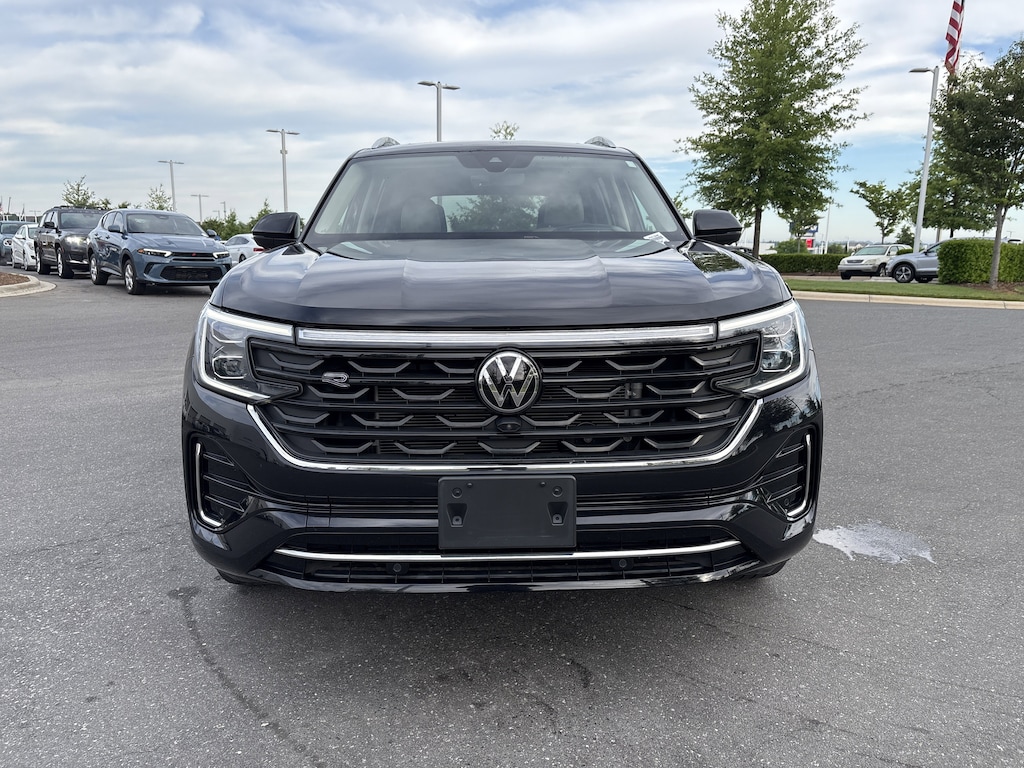 Used 2024 Volkswagen Atlas 2.0T SEL Premium R-Line SUV