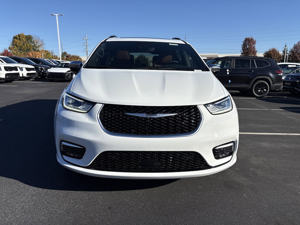 New 2026 Chrysler Pacifica Pinnacle Passenger Van