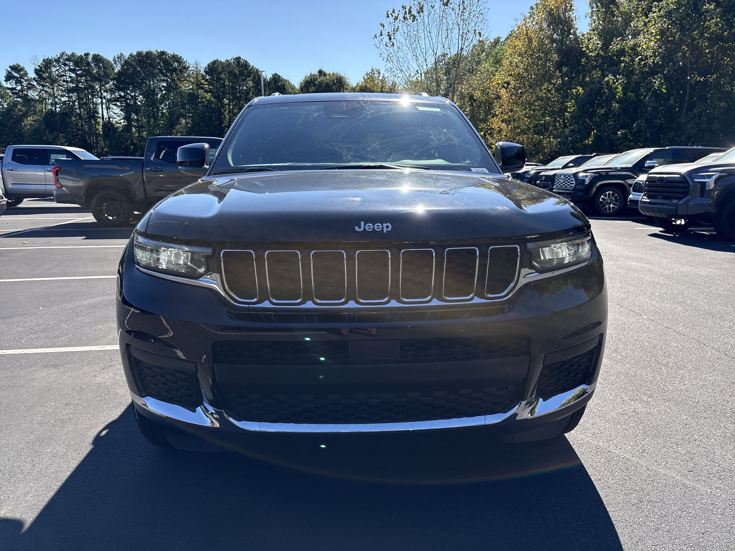 2025 Jeep Grand Cherokee Laredo X photo 2