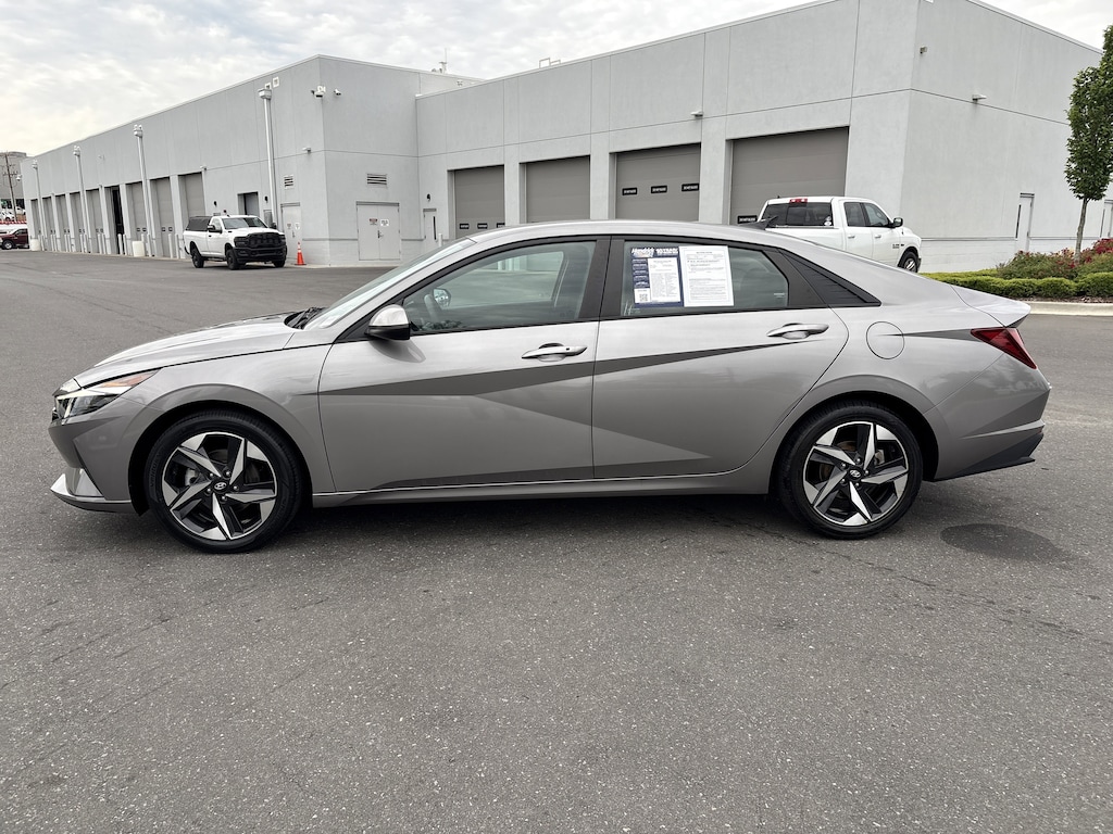 Used 2023 Hyundai Elantra SEL Sedan