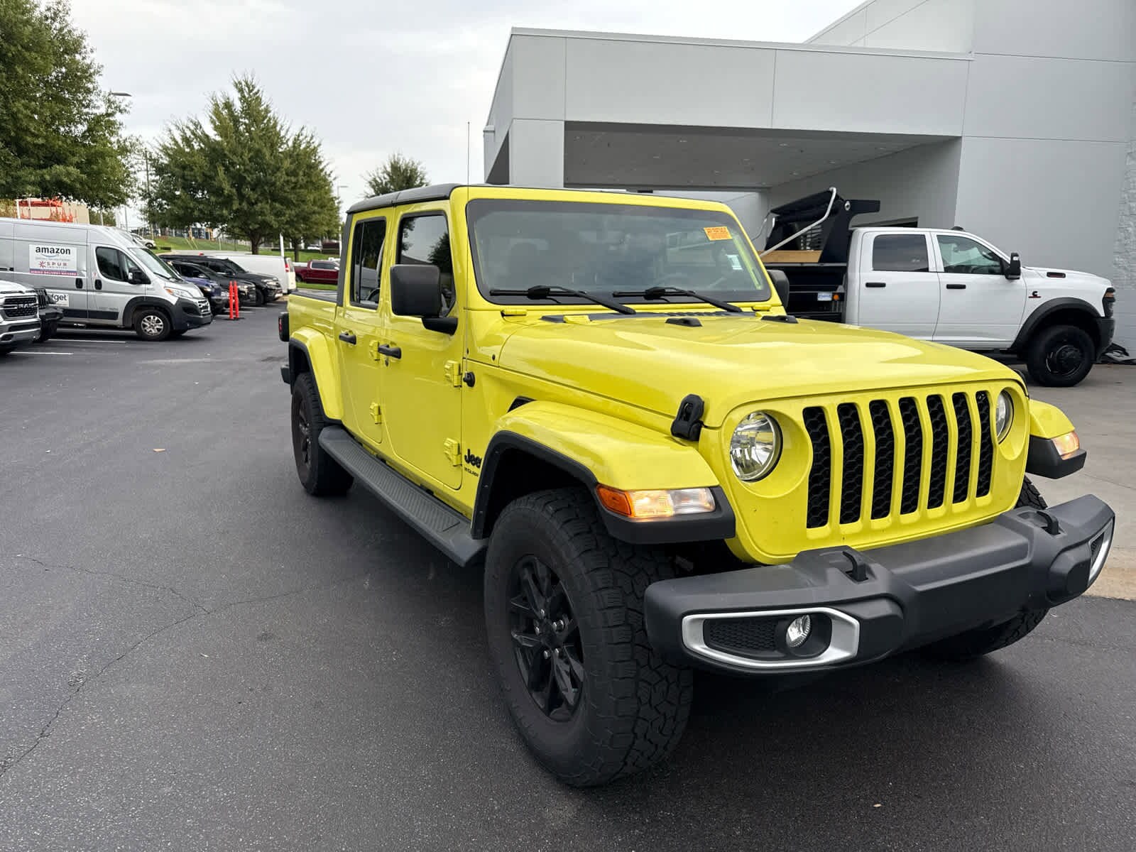 2023 Jeep Gladiator Sport photo 2