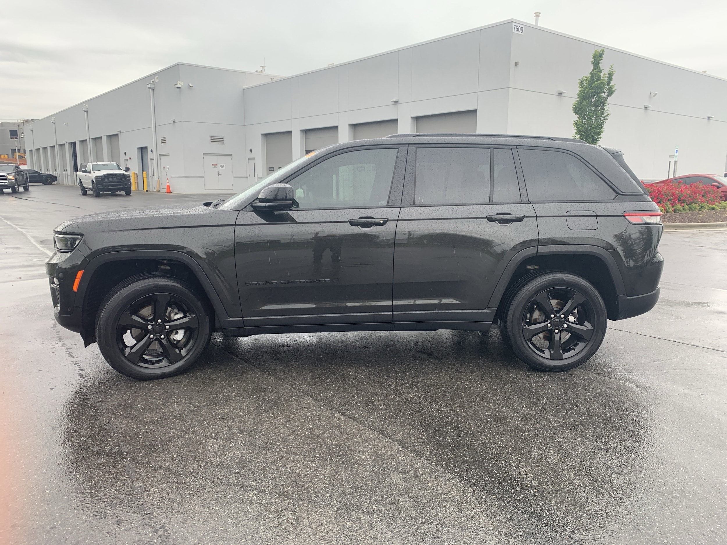 2024 Jeep Grand Cherokee Limited photo 6