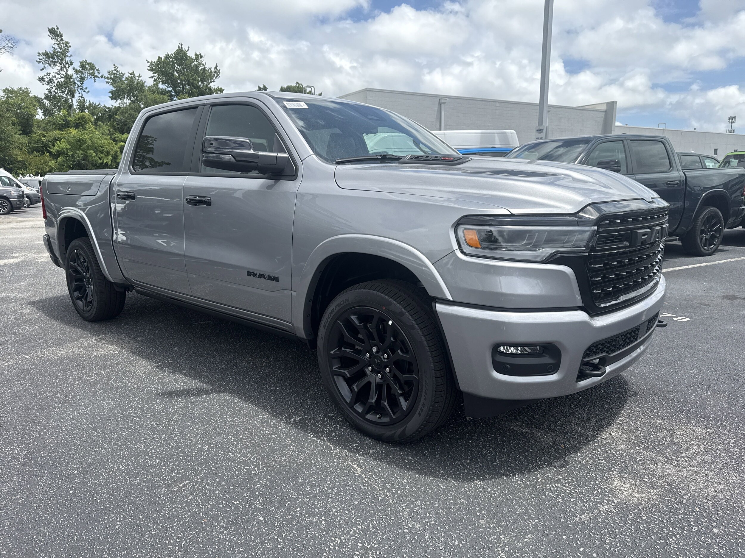2025 Ram 1500 Limited photo 2