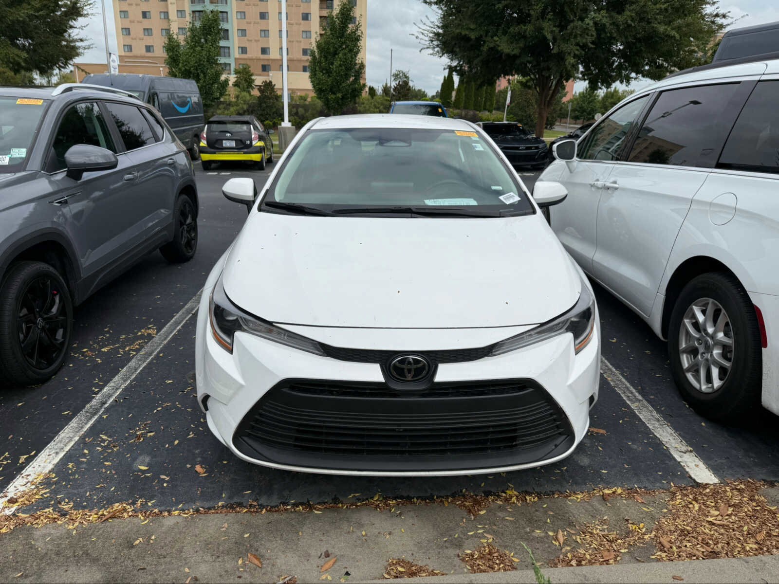 2023 Toyota Corolla LE photo 3