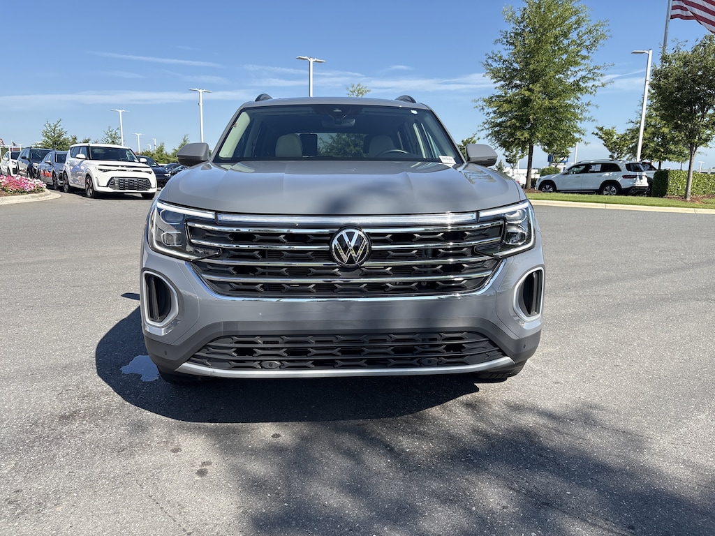 Used 2025 Volkswagen Atlas 2.0T SE w/Technology SUV