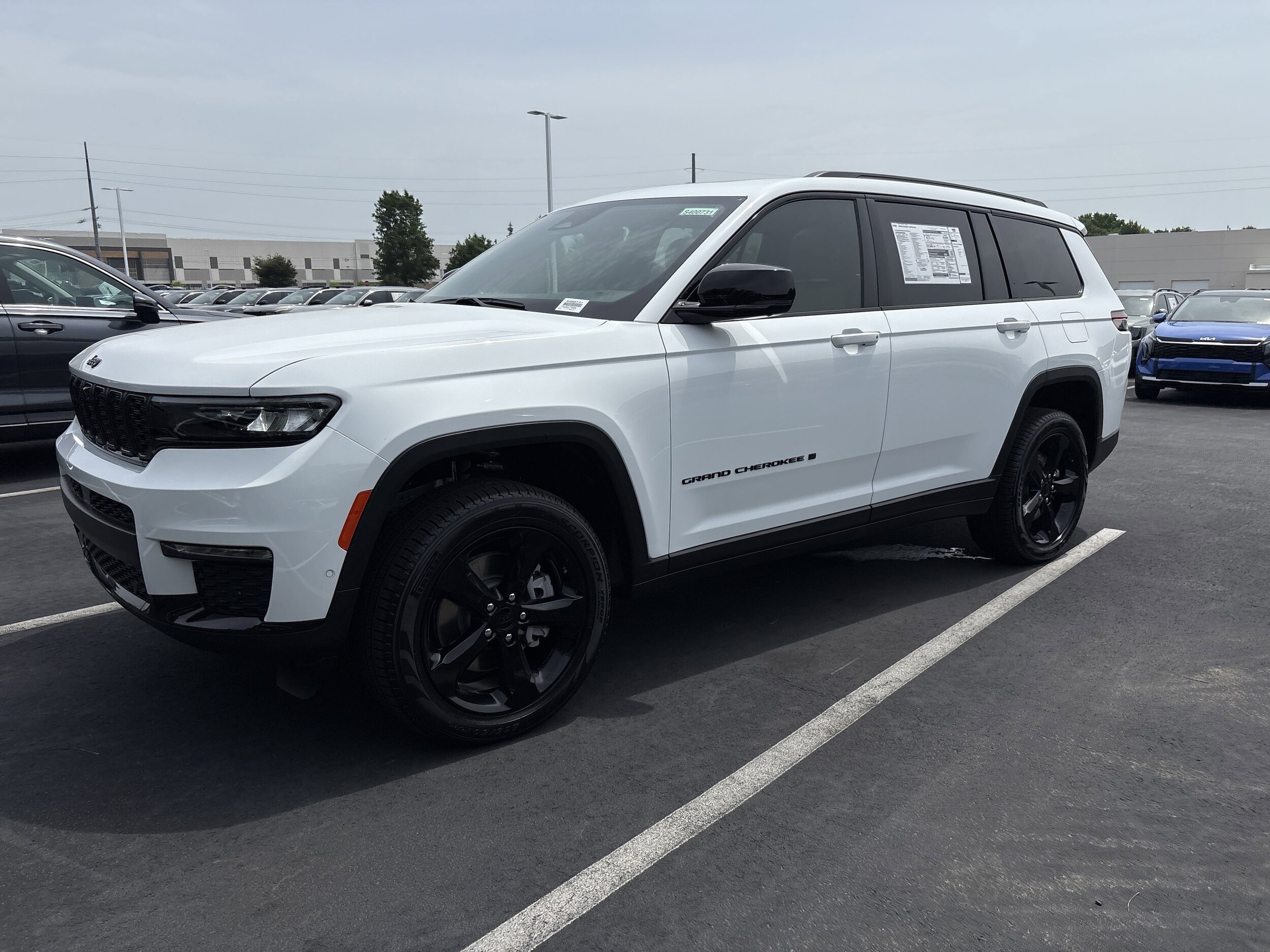 2025 Jeep Grand Cherokee Limited photo 4