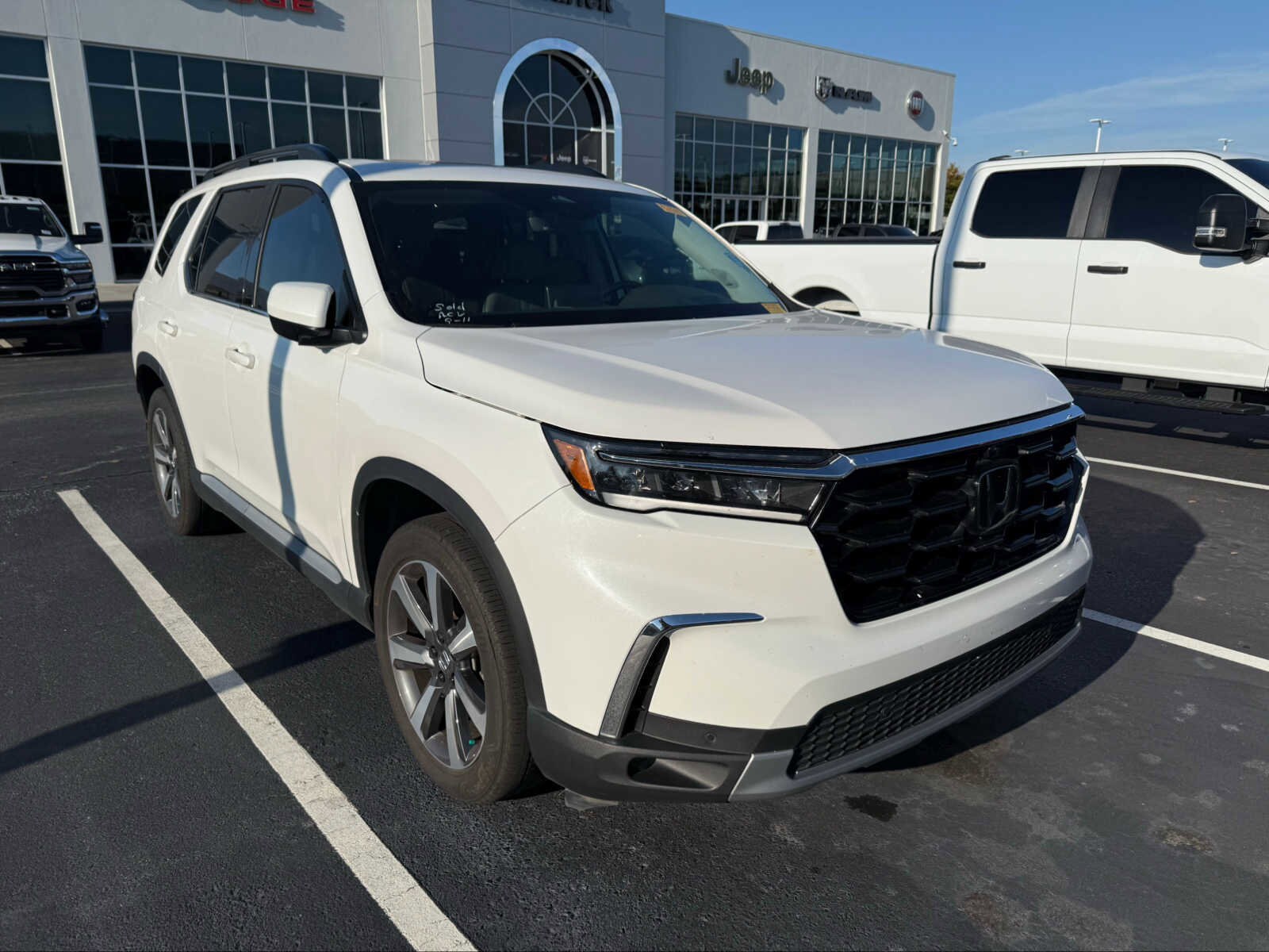 2023 Honda Pilot Elite photo 2