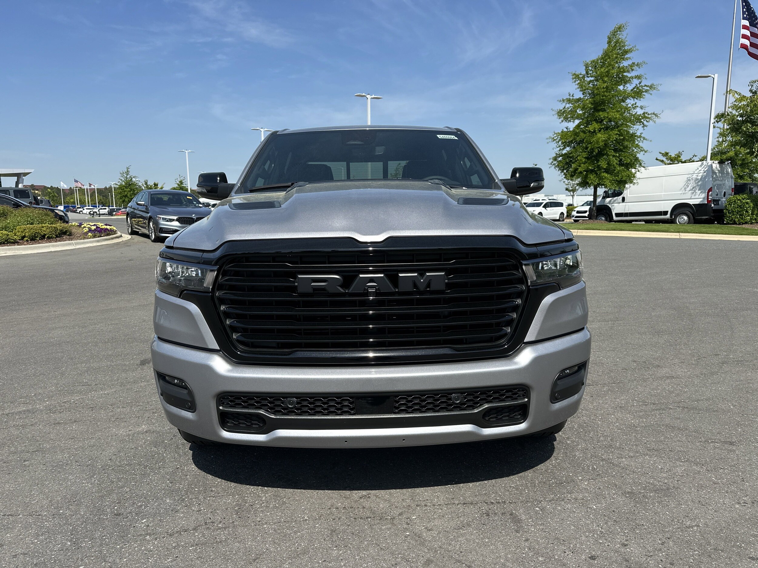 2025 Ram 1500 Laramie photo 3