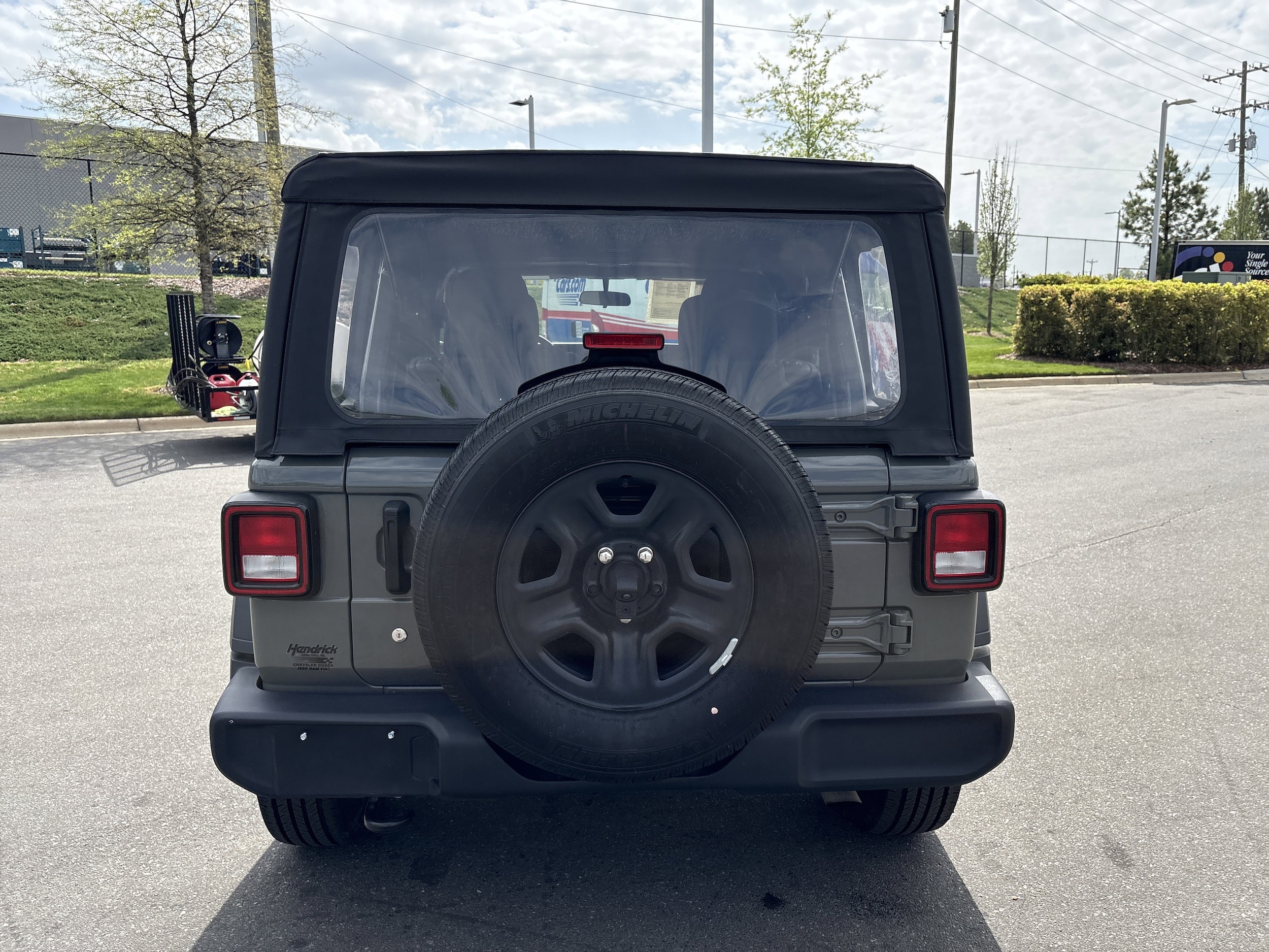 2023 Jeep Wrangler Sport photo 3