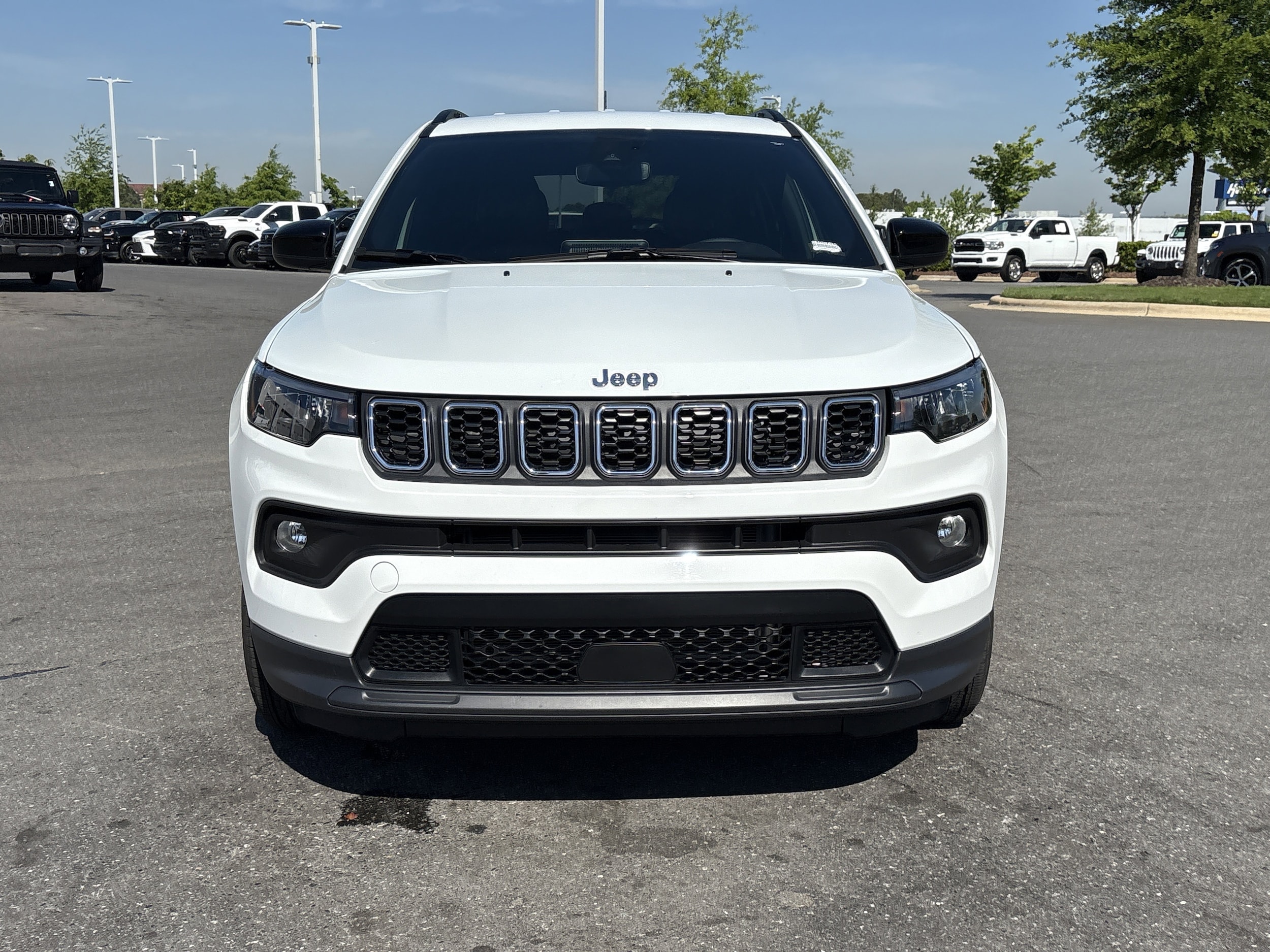 2025 Jeep Compass Latitude photo 2