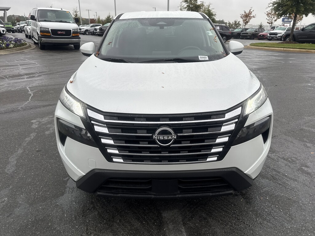 Used 2024 Nissan Rogue SV SUV