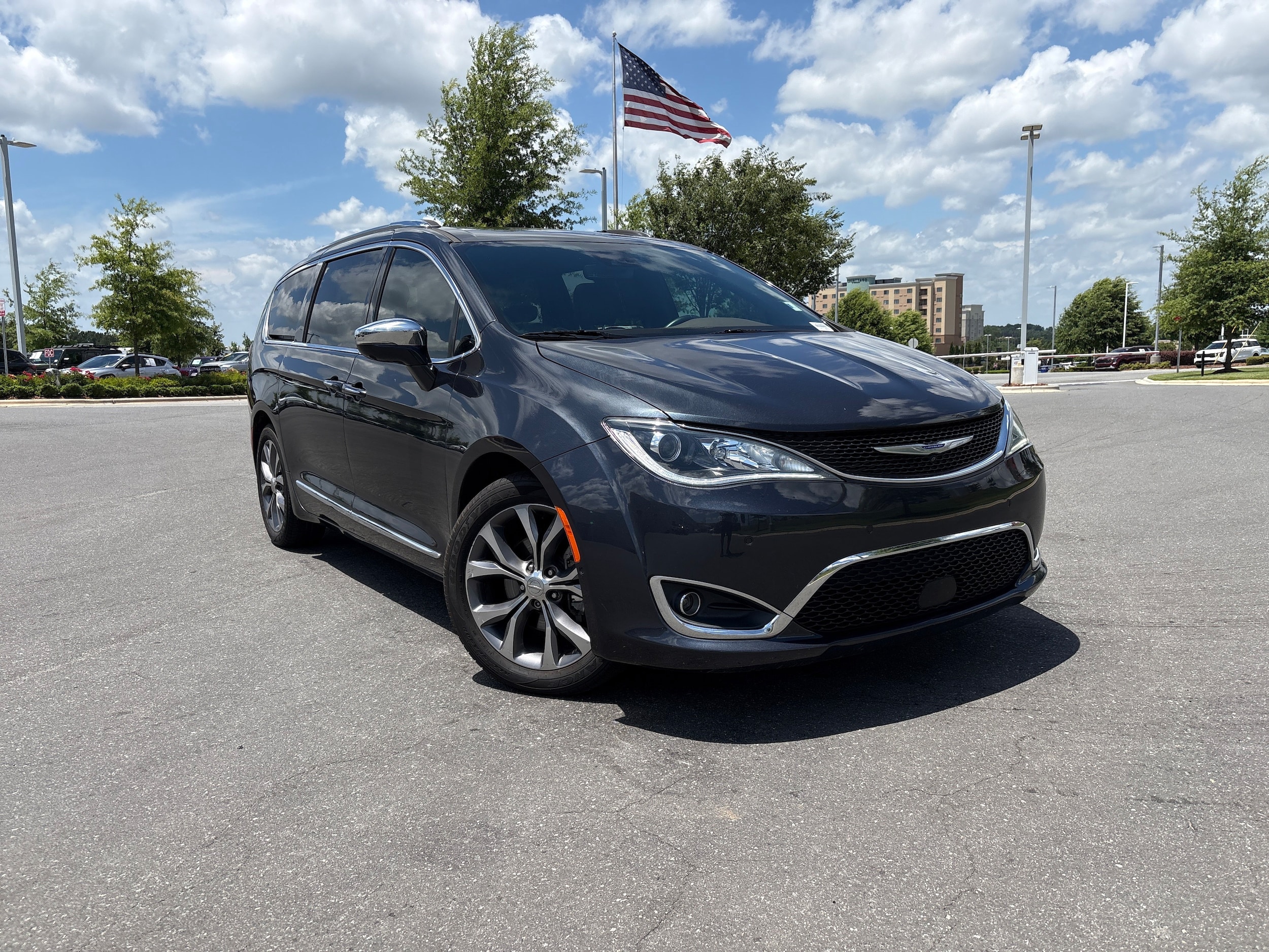 Chrysler Pacifica Limited