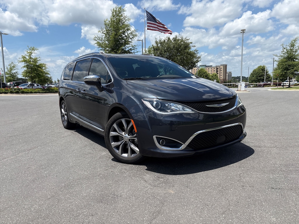 Used 2020 Chrysler Pacifica Limited Minivan