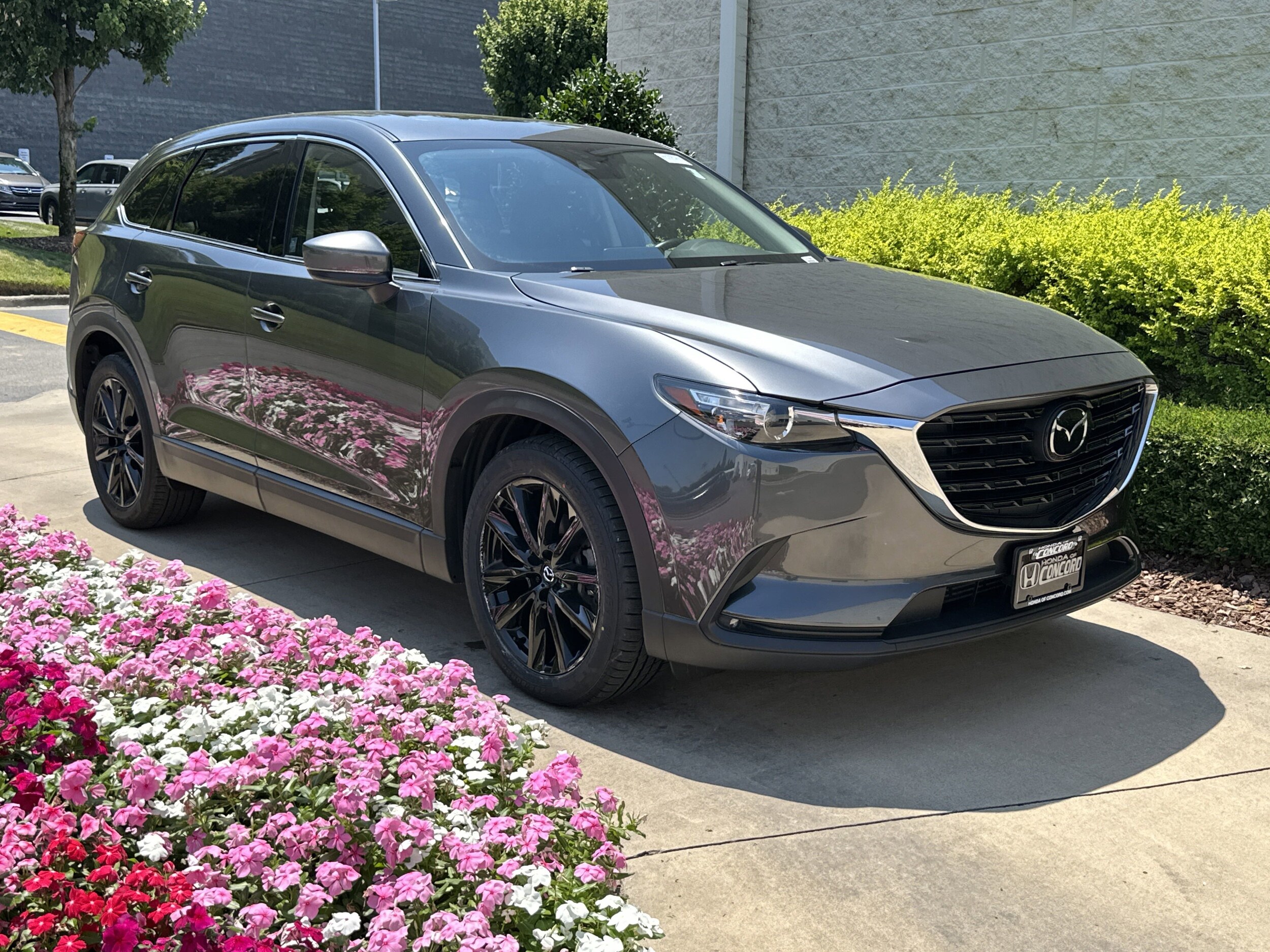 2023 Mazda CX-9 Touring photo 2