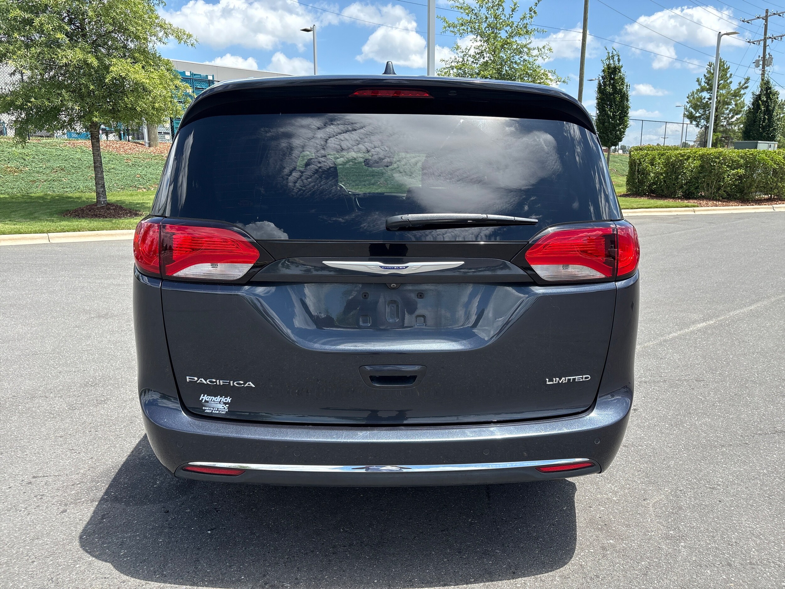 Chrysler Pacifica Limited