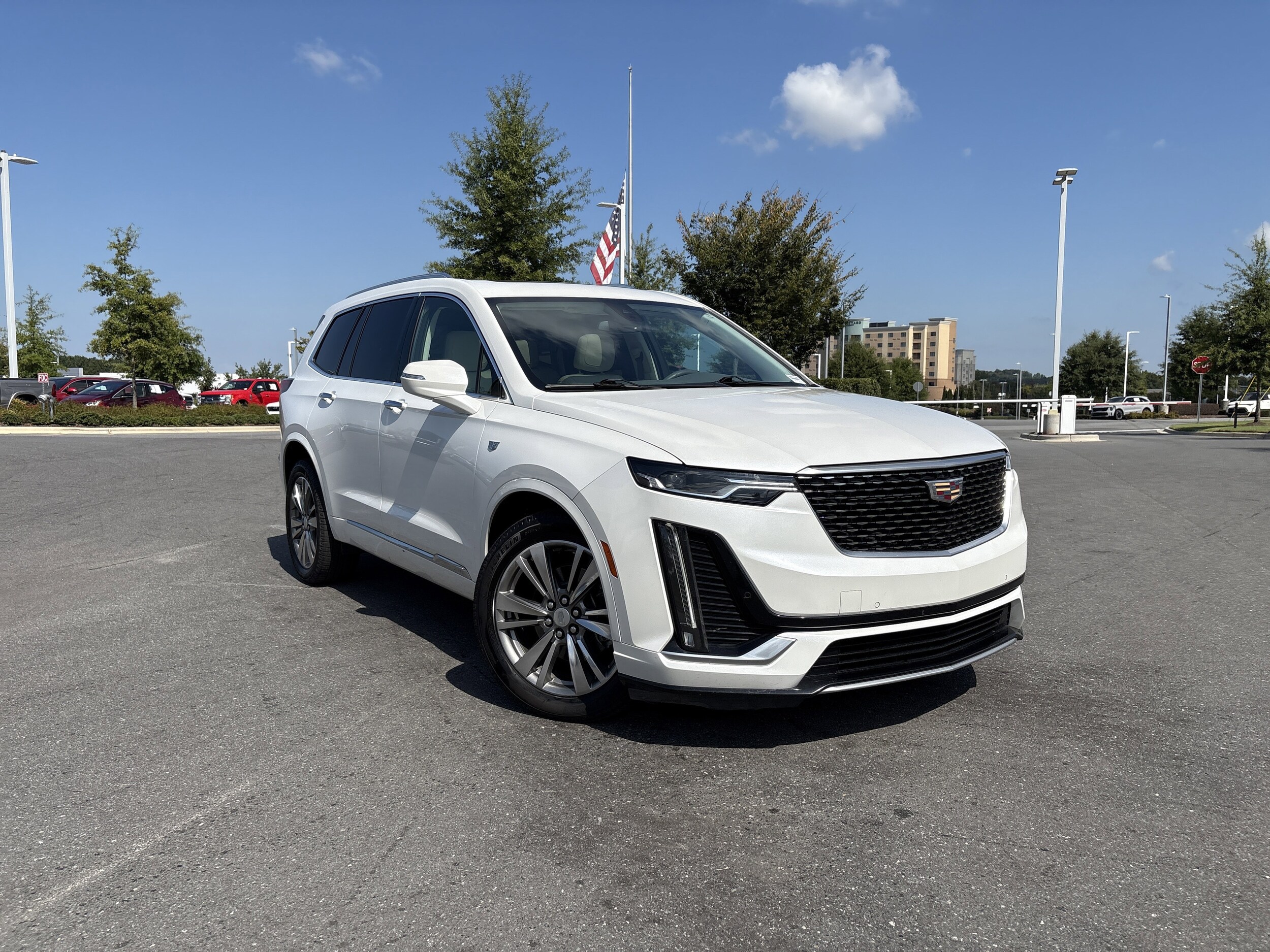 2021 Cadillac XT6 Premium Luxury photo 2