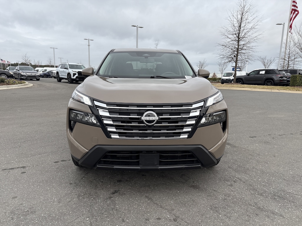 Used 2024 Nissan Rogue SV SUV