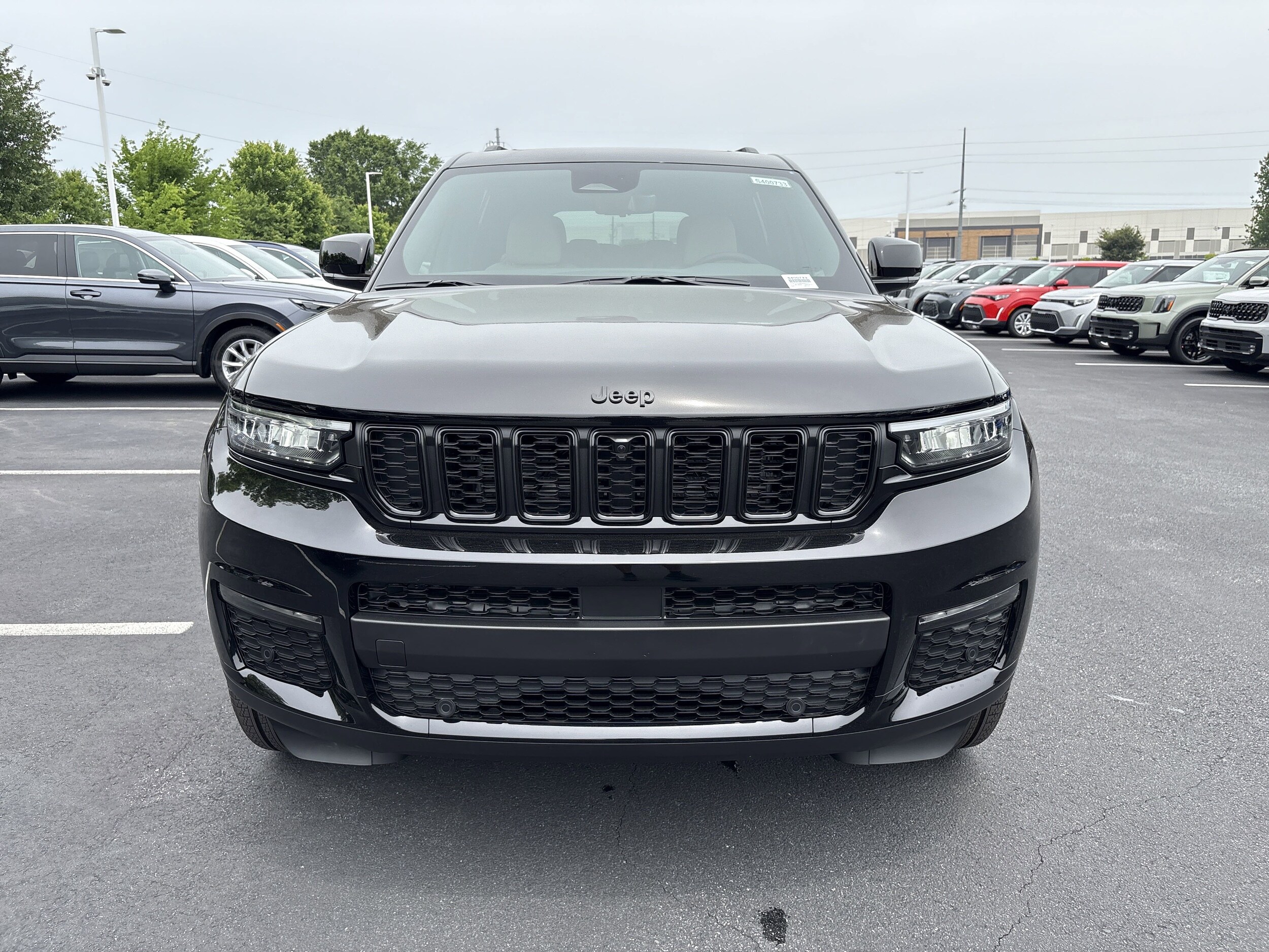 2025 Jeep Grand Cherokee Limited photo 3