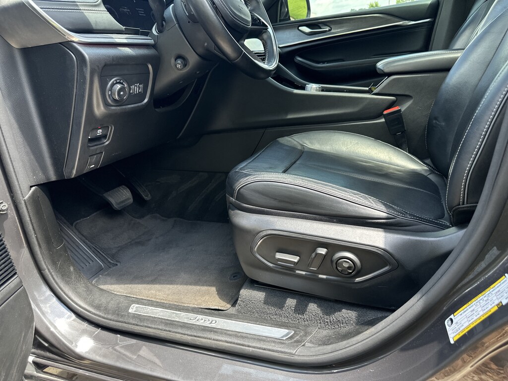 Used 2022 Jeep Grand Cherokee L Overland SUV
