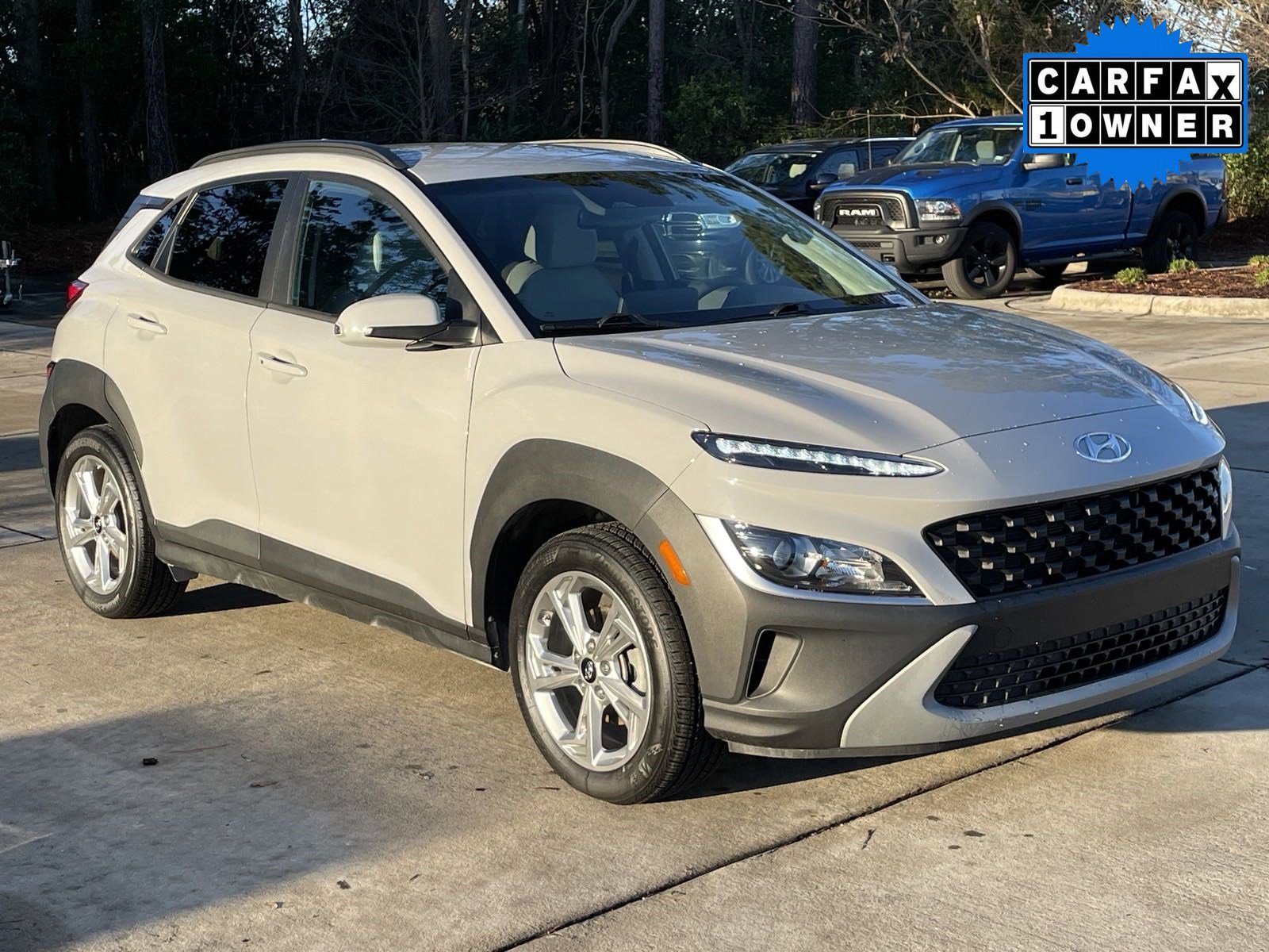 Used 2022 Hyundai Kona SEL with VIN KM8K62AB7NU766502 for sale in Merriam, KS