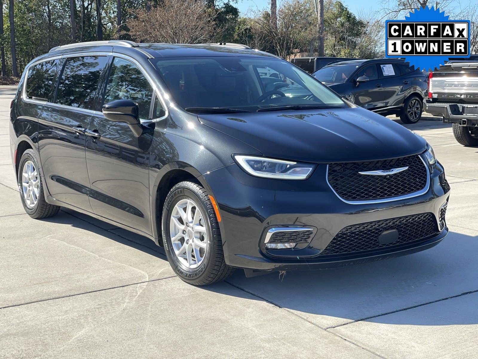 Used 2022 Chrysler Pacifica Touring L with VIN 2C4RC1BG3NR128910 for sale in Kansas City