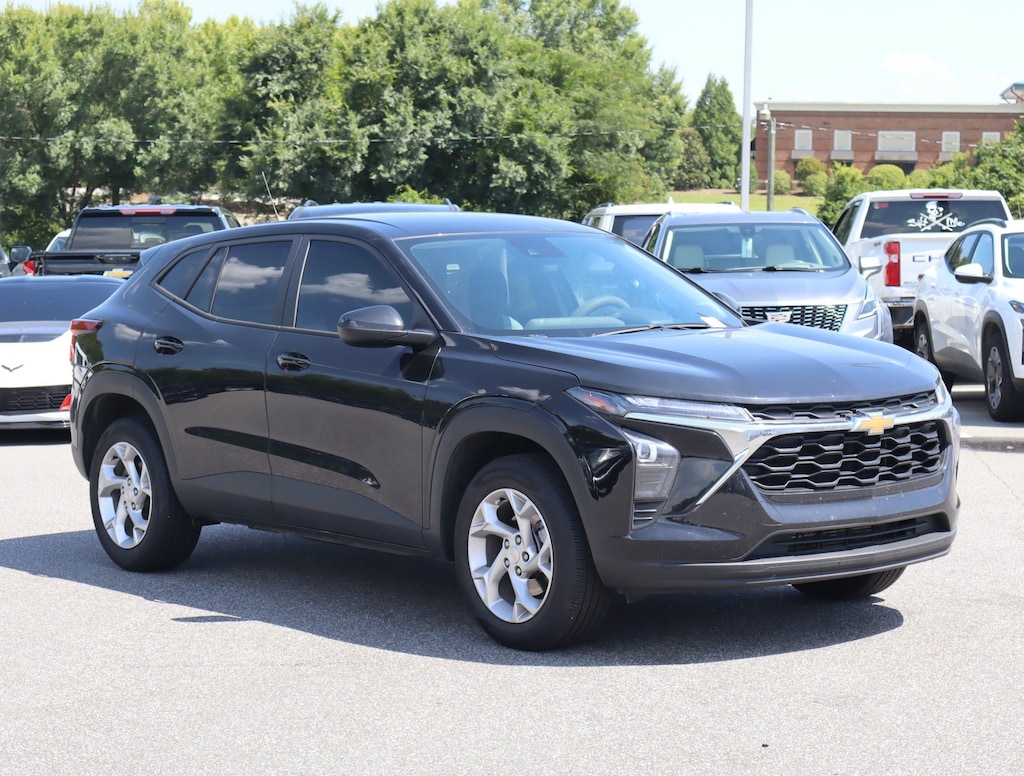 Used 2025 Chevrolet Trax LS SUV