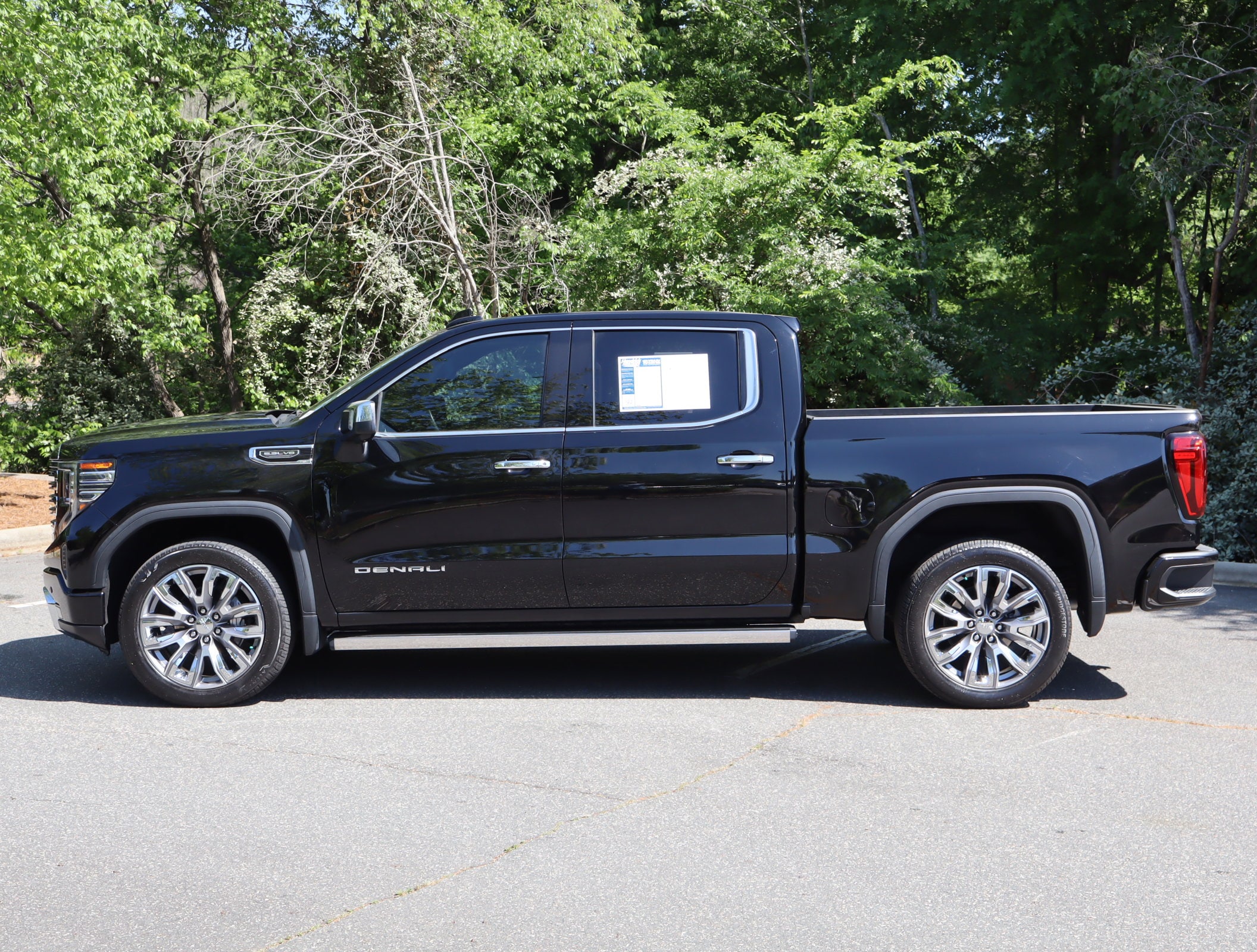 2023 GMC Sierra 1500 Denali photo 4