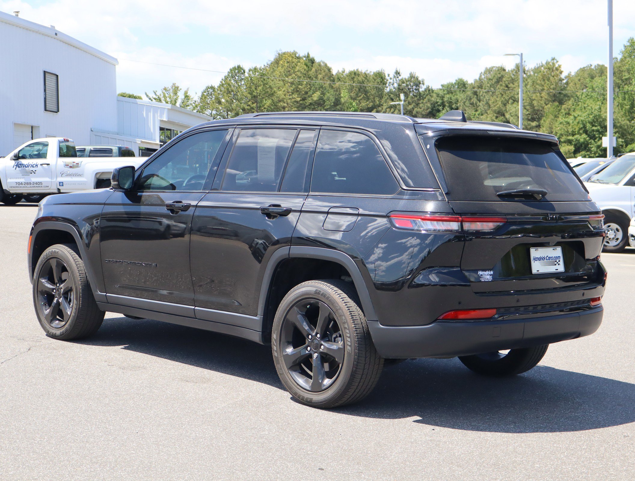 2023 Jeep Grand Cherokee Altitude photo 6