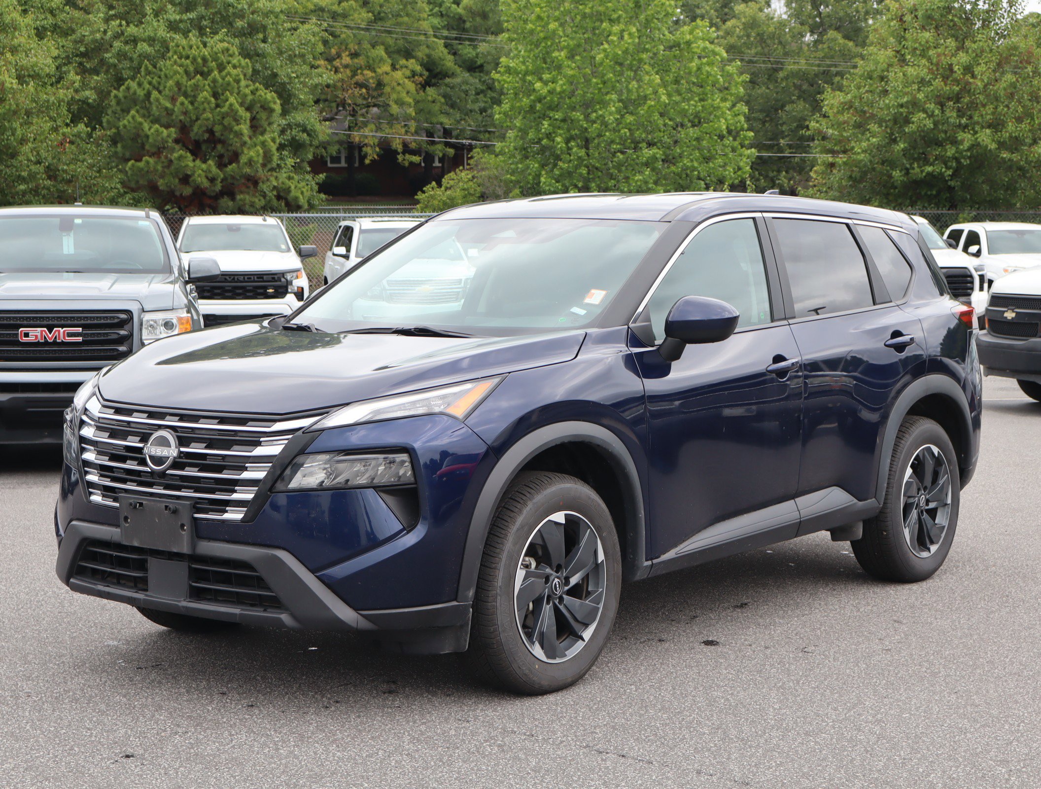 2024 Nissan Rogue SV photo 4