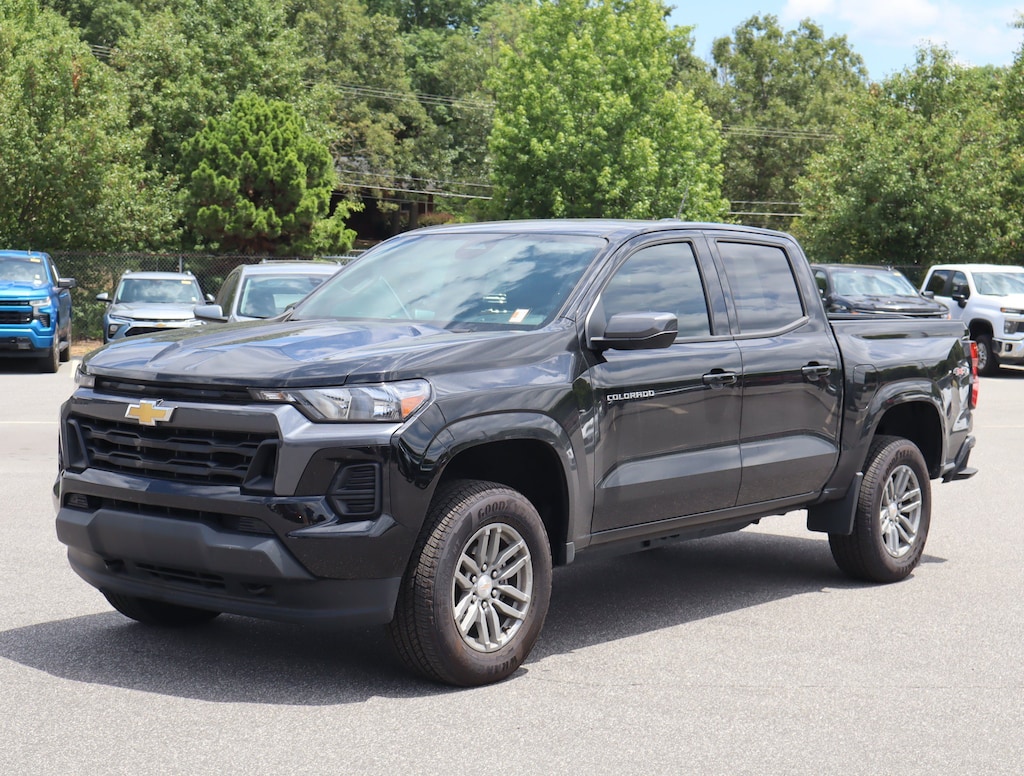 Used 2025 Chevrolet Colorado 4WD LT Pickup