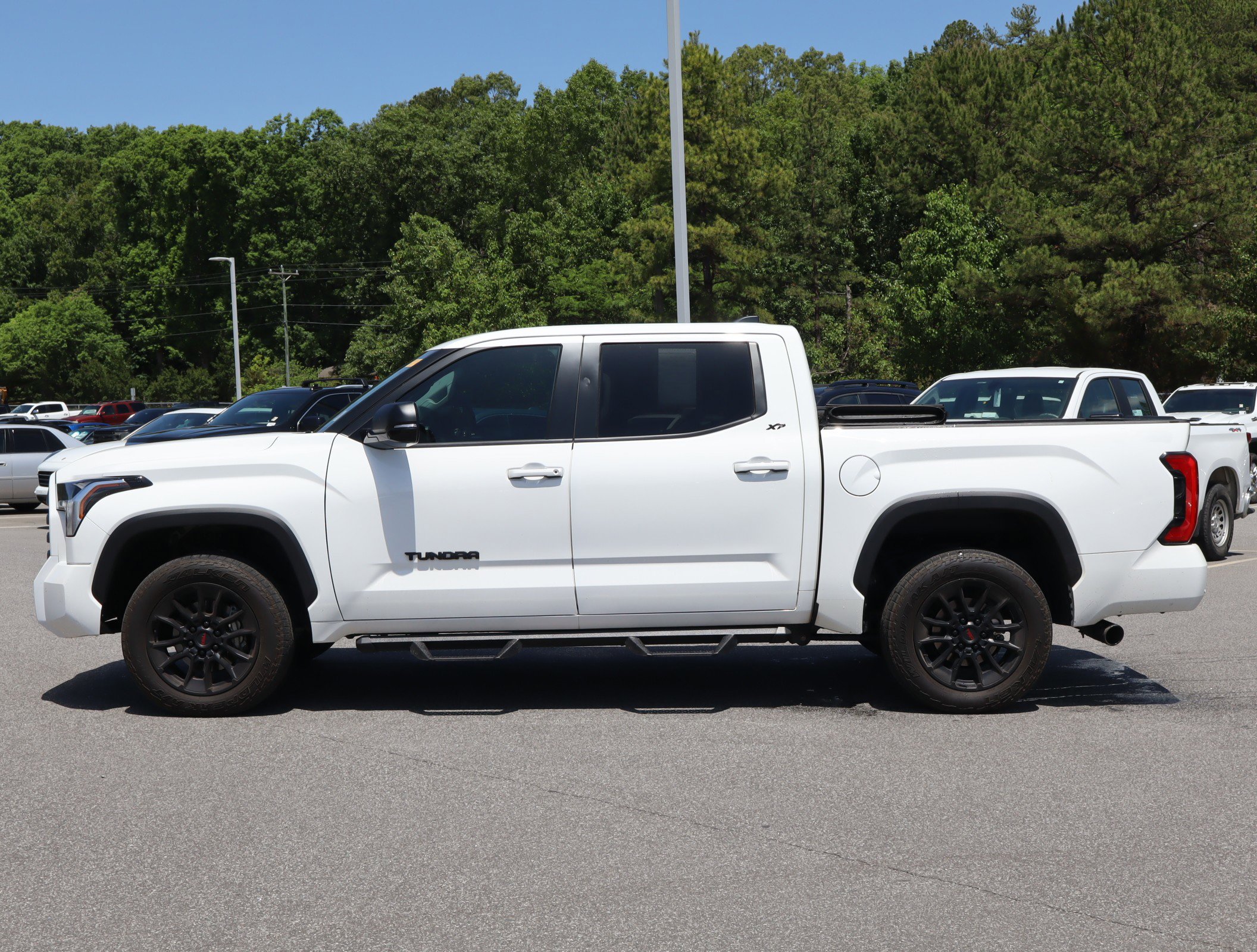 2024 Toyota Tundra 4WD SR5 photo 4
