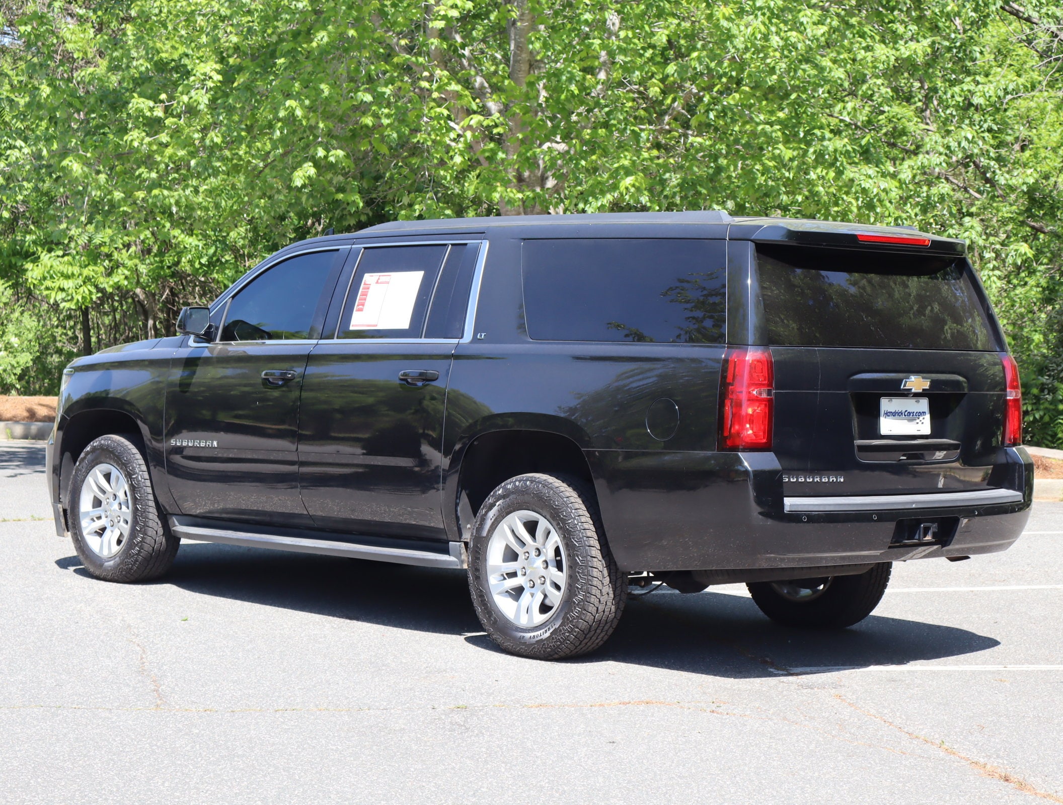 2019 Chevrolet Suburban LT photo 6