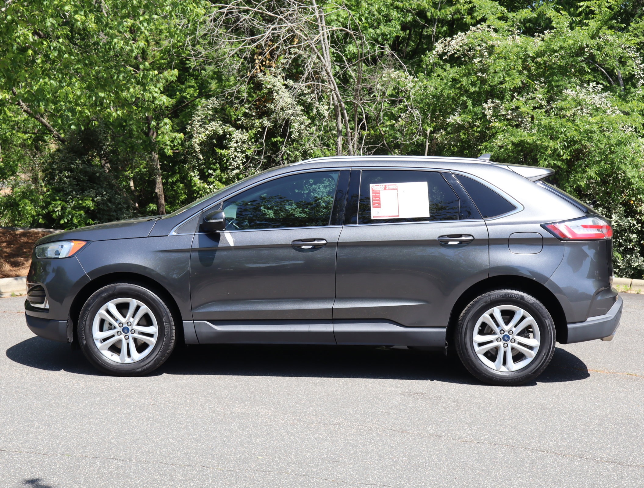 2020 Ford Edge SEL photo 5