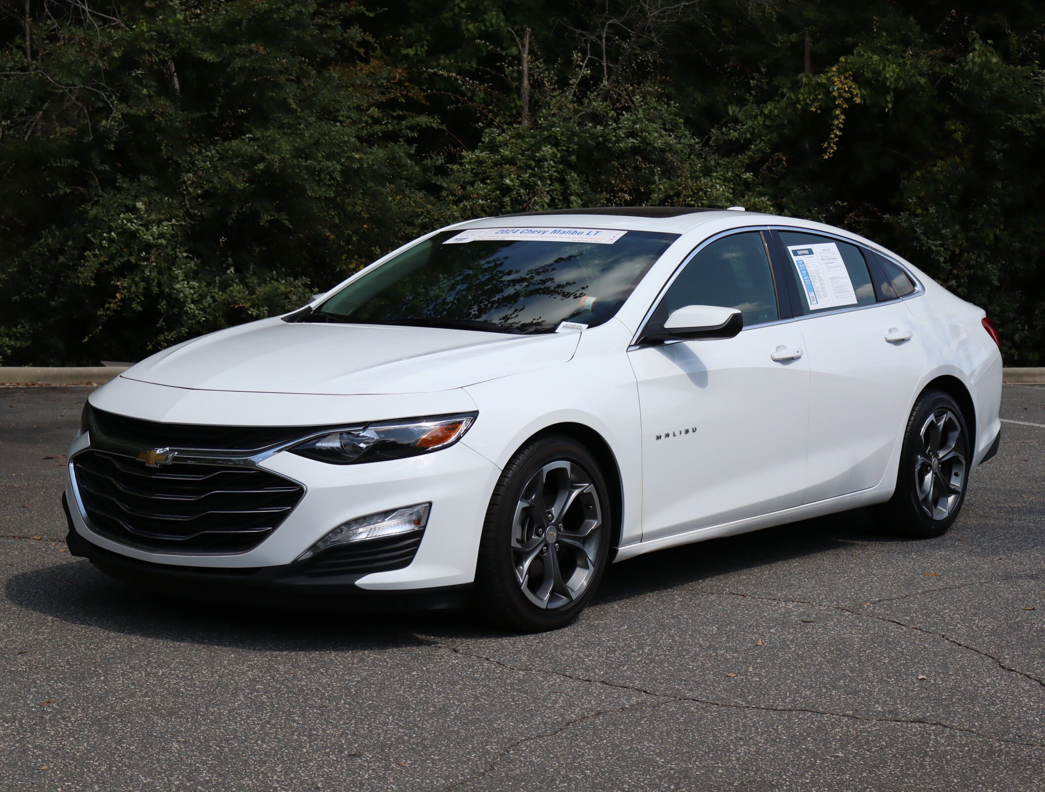 2024 Chevrolet Malibu 1LT photo 2