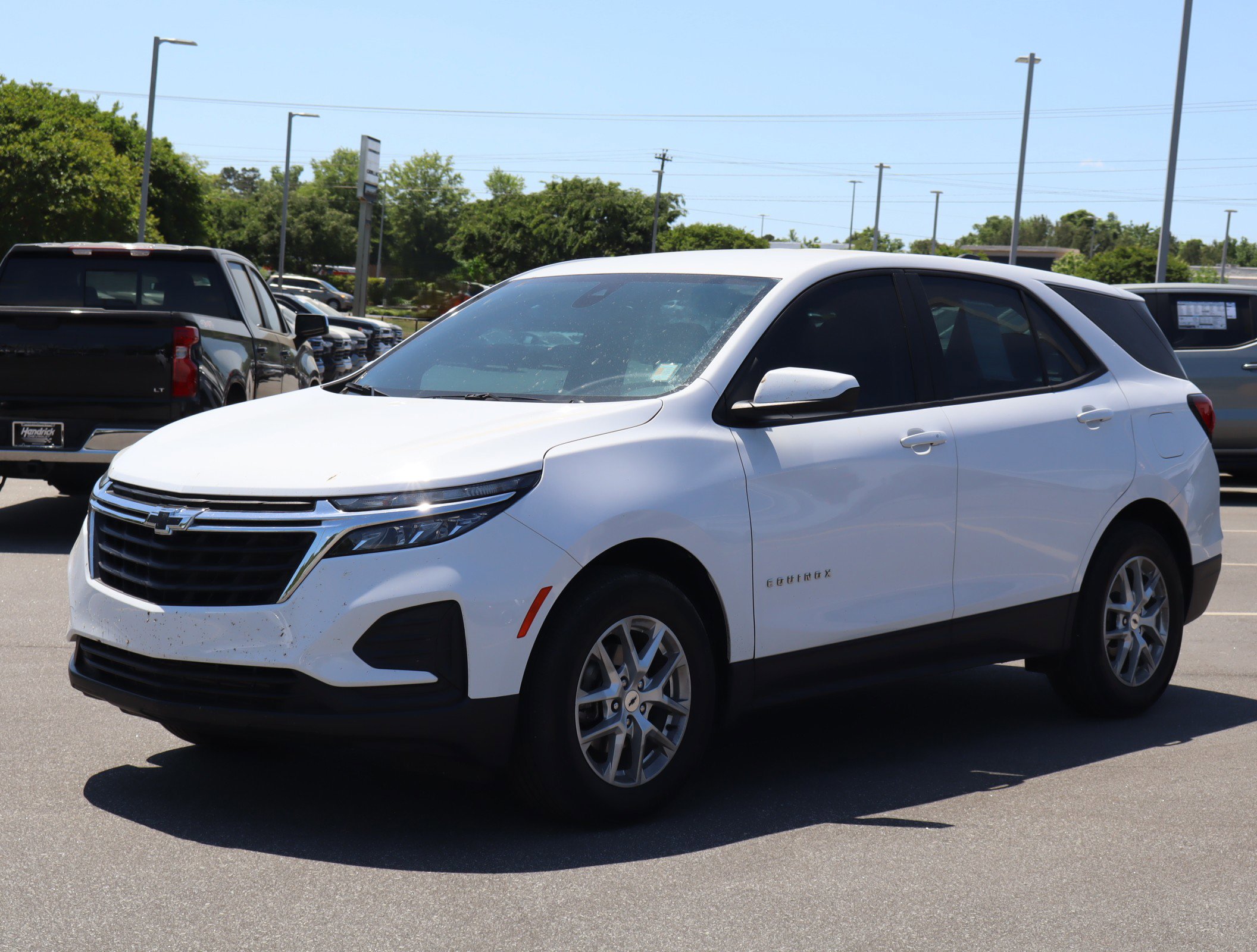 2024 Chevrolet Equinox LS photo 4