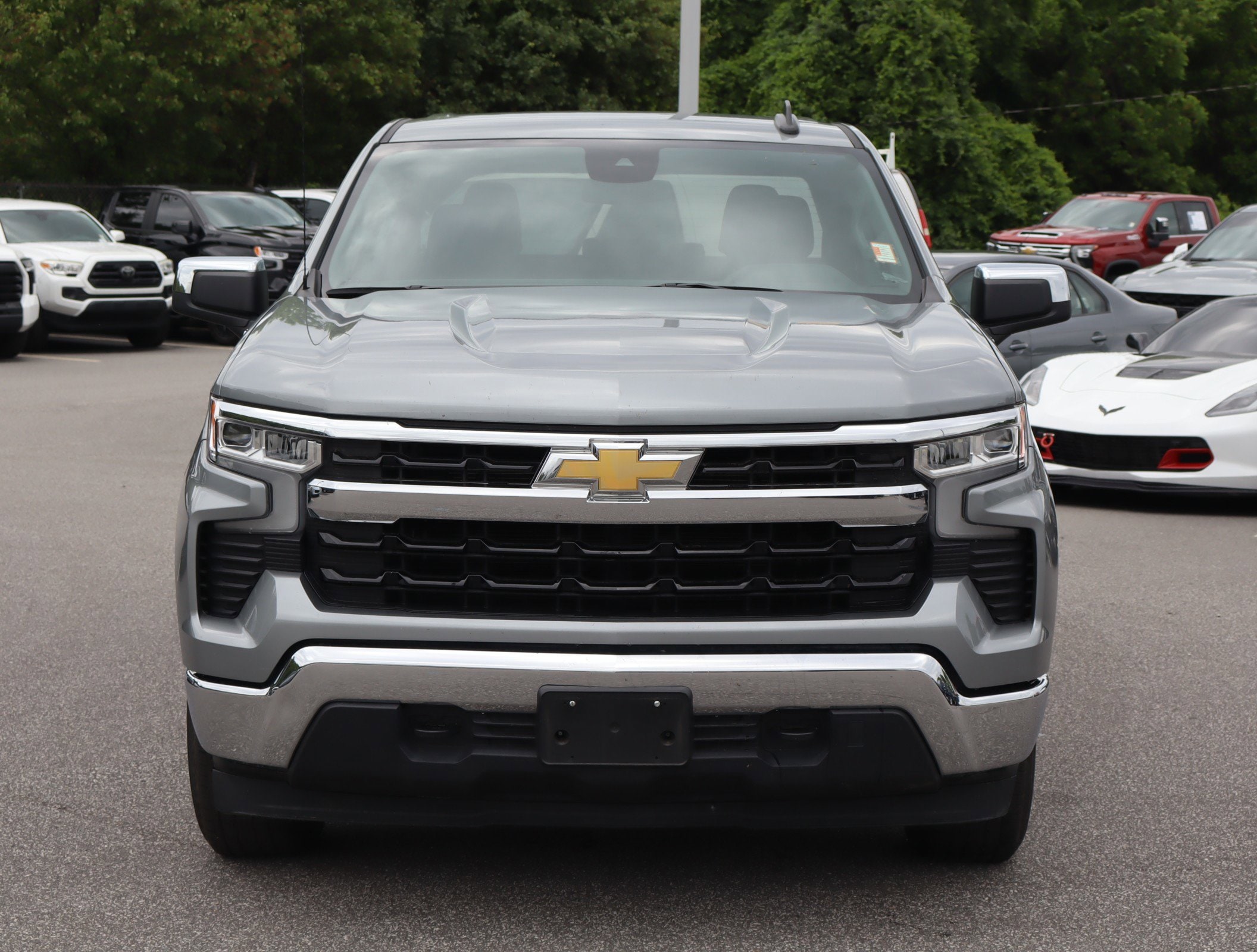 2025 Chevrolet Silverado 1500 LT photo 2