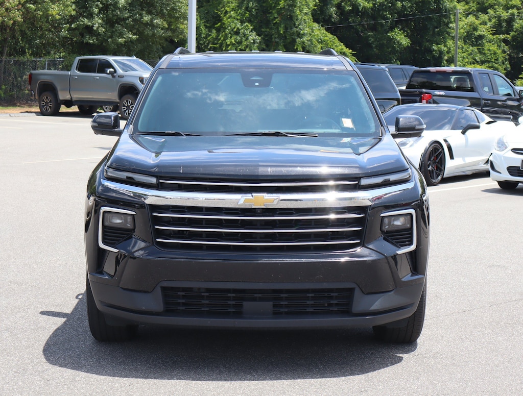 Used 2024 Chevrolet Traverse FWD LT SUV