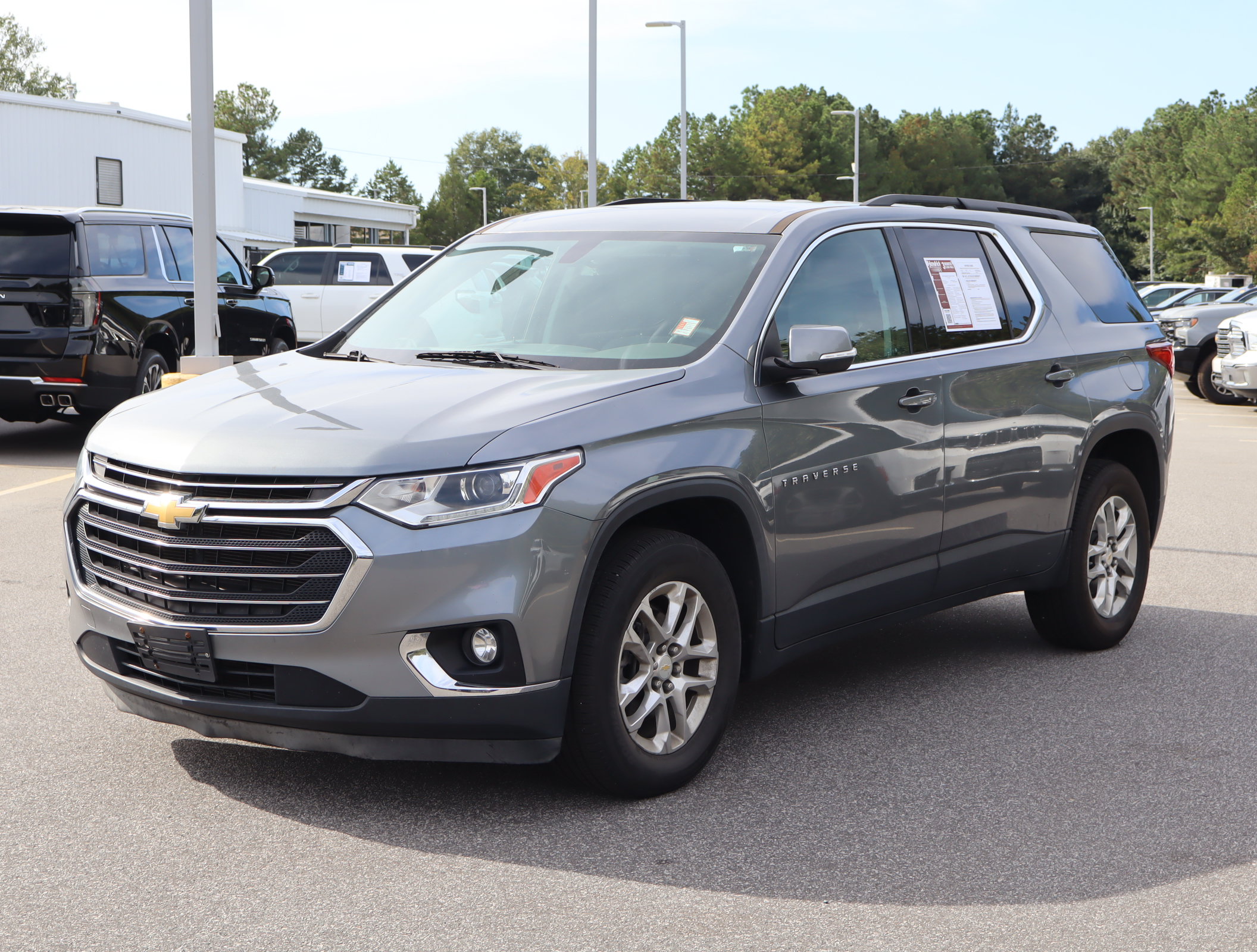 Used 2021 Chevrolet Traverse LT Cloth SUV