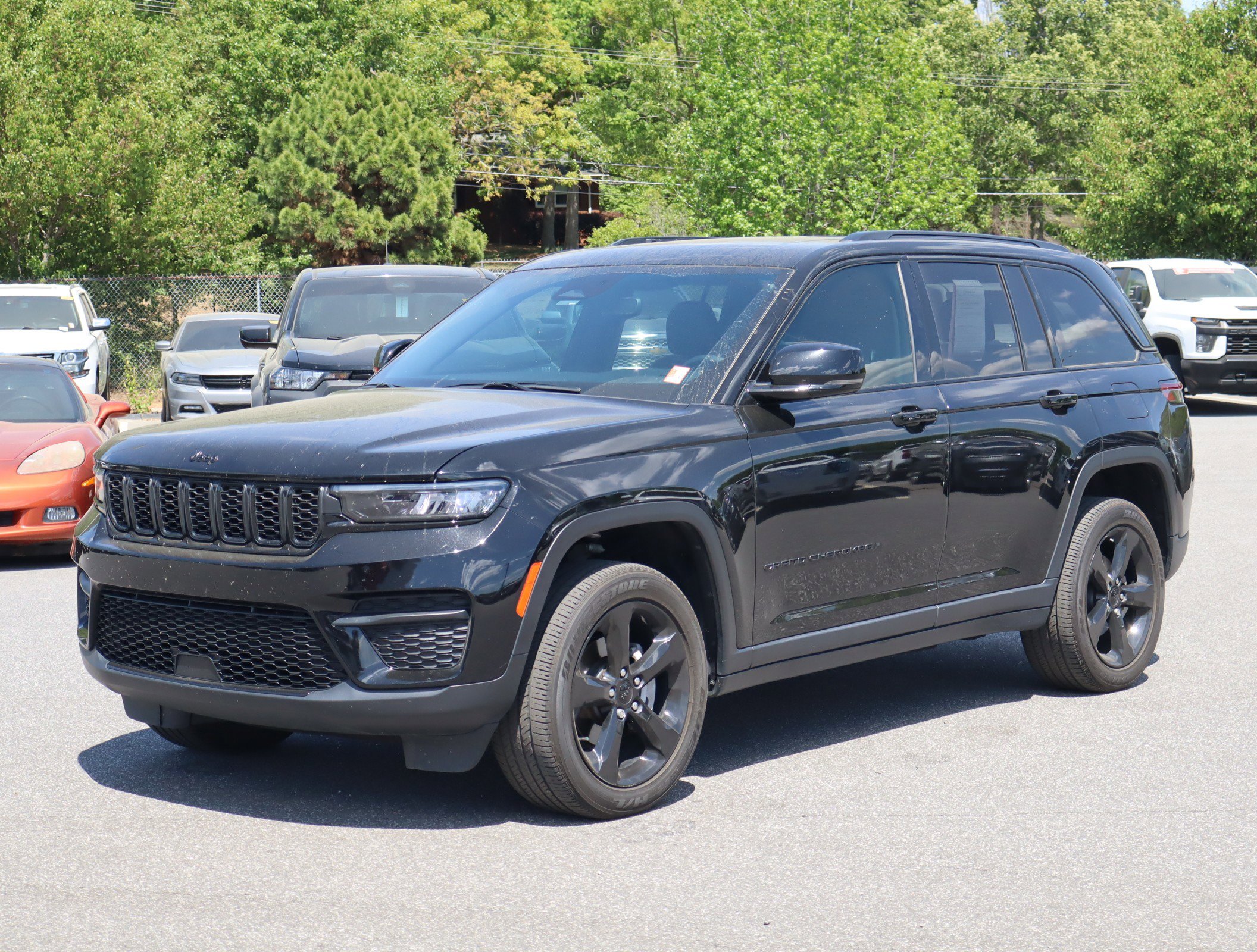 2023 Jeep Grand Cherokee Altitude photo 4