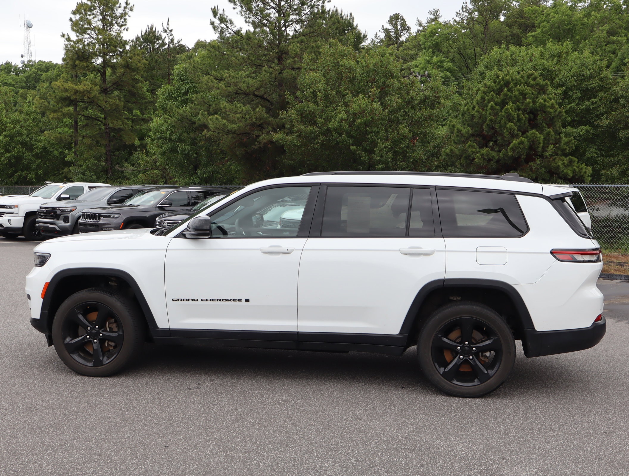 2023 Jeep Grand Cherokee L Altitude photo 5