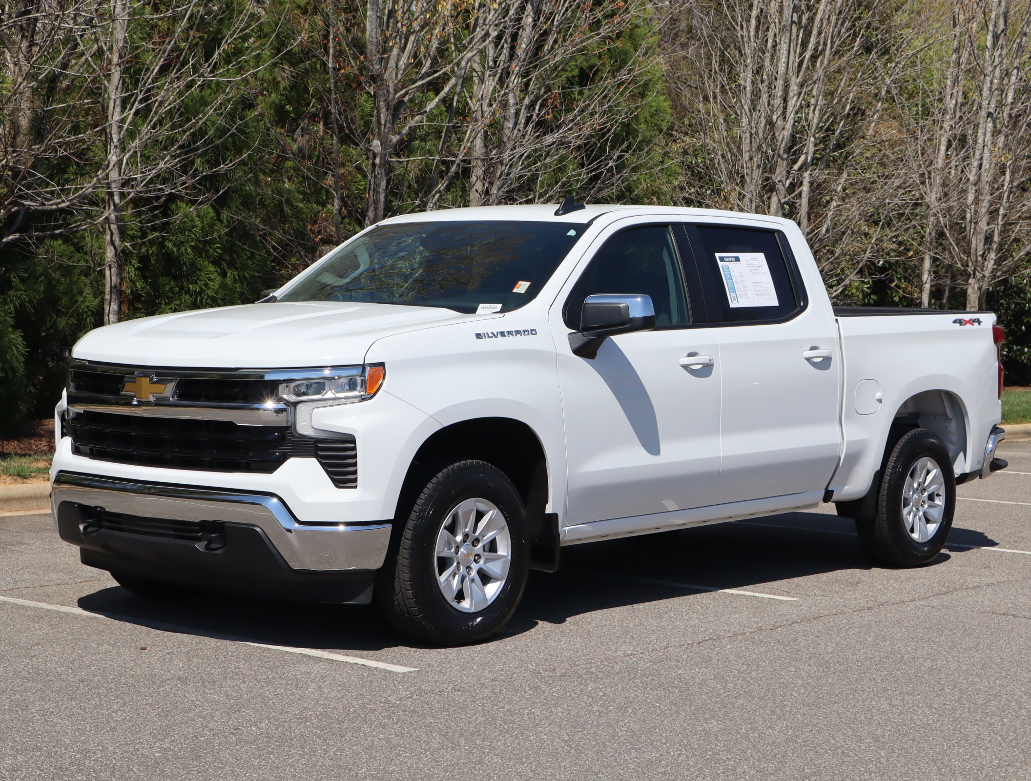 2025 Chevrolet Silverado 1500 LT photo 4
