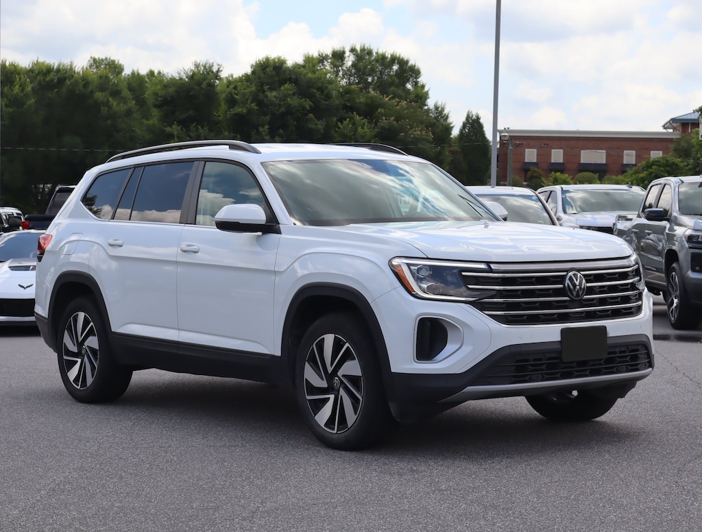 Used 2024 Volkswagen Atlas 2.0T SE w/Technology SUV