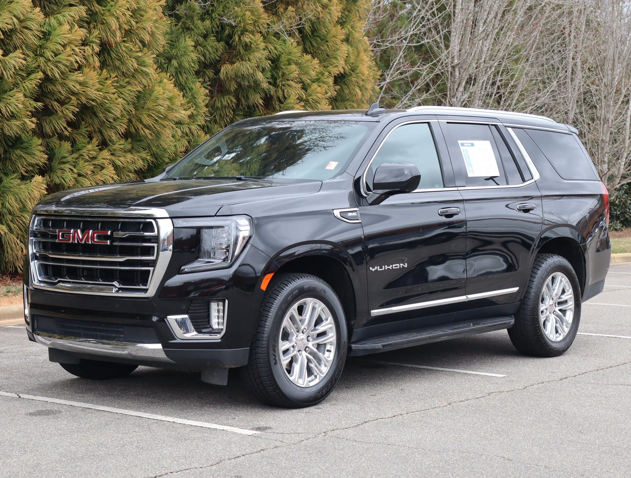 2024 GMC Yukon SLT photo 4